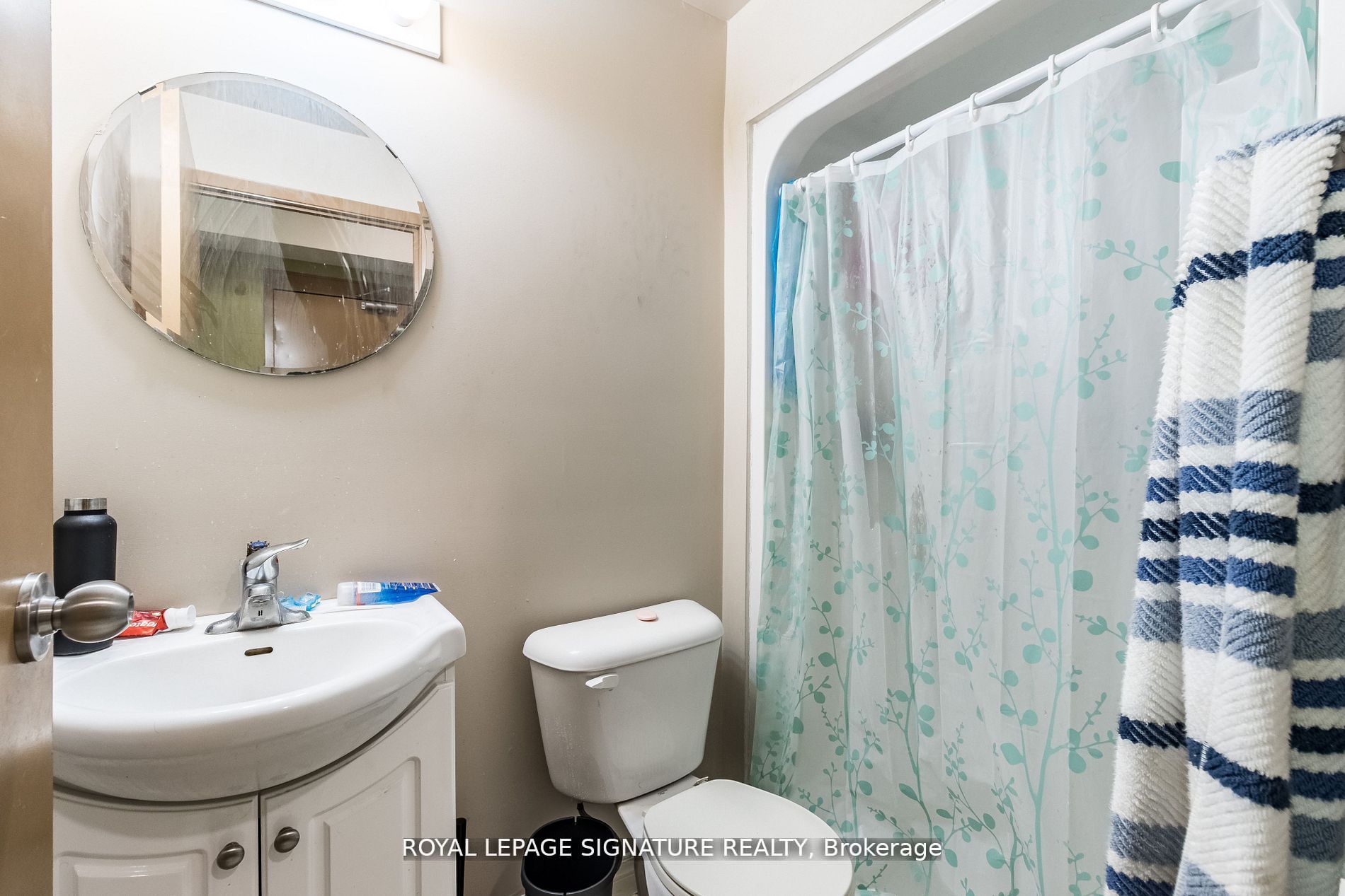 253 Lester Street, #101