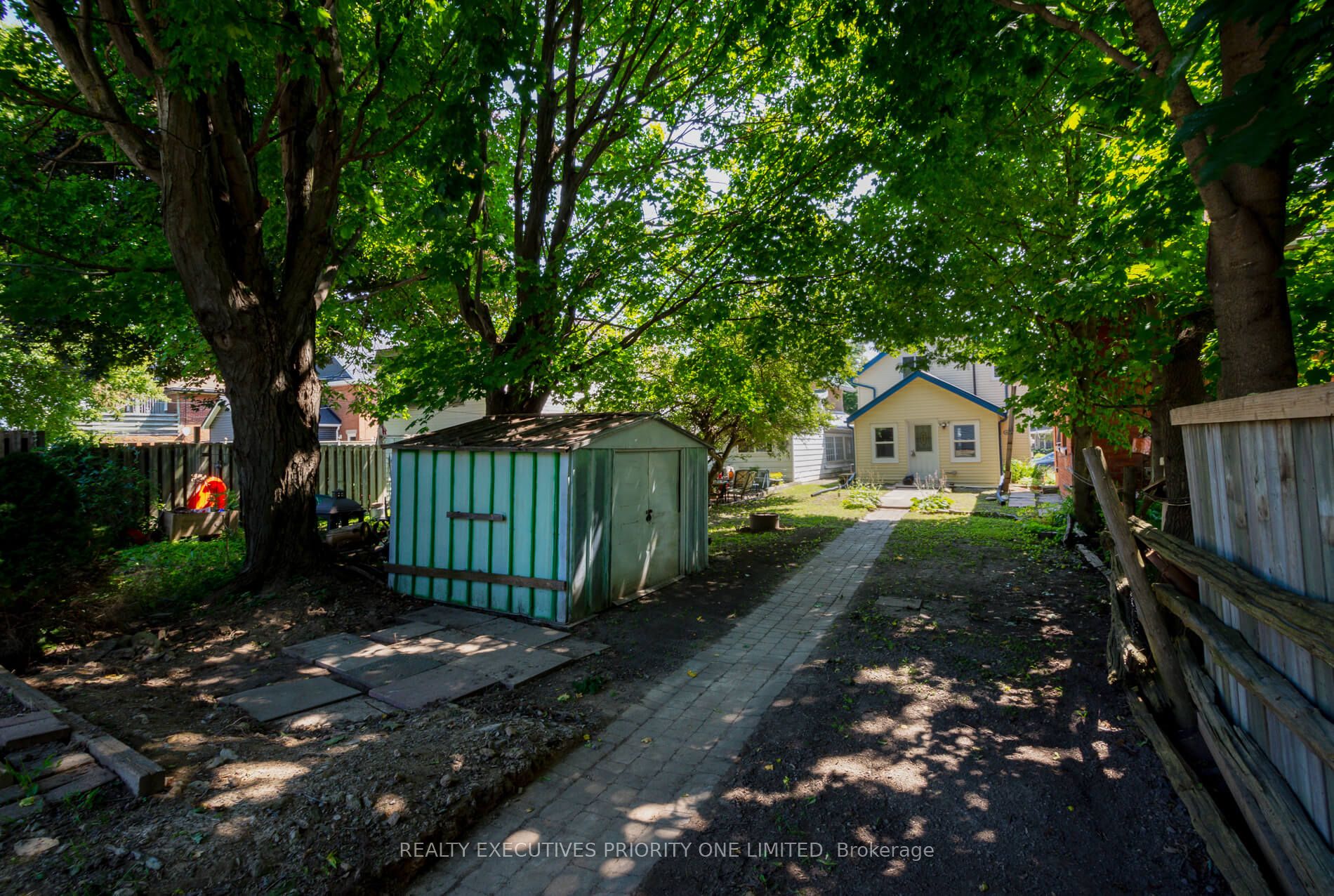 152 Main Street W