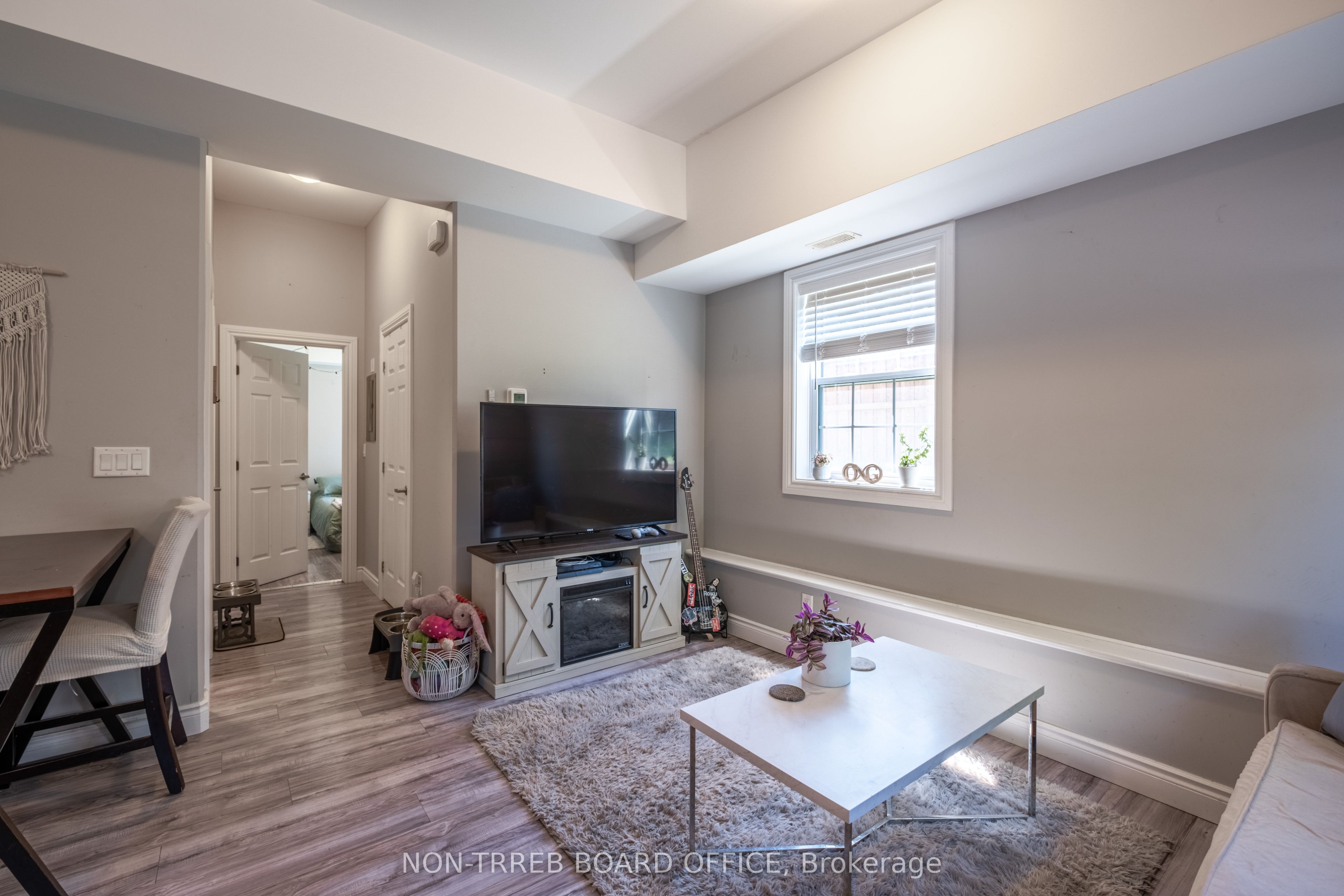 120 YONGE Street