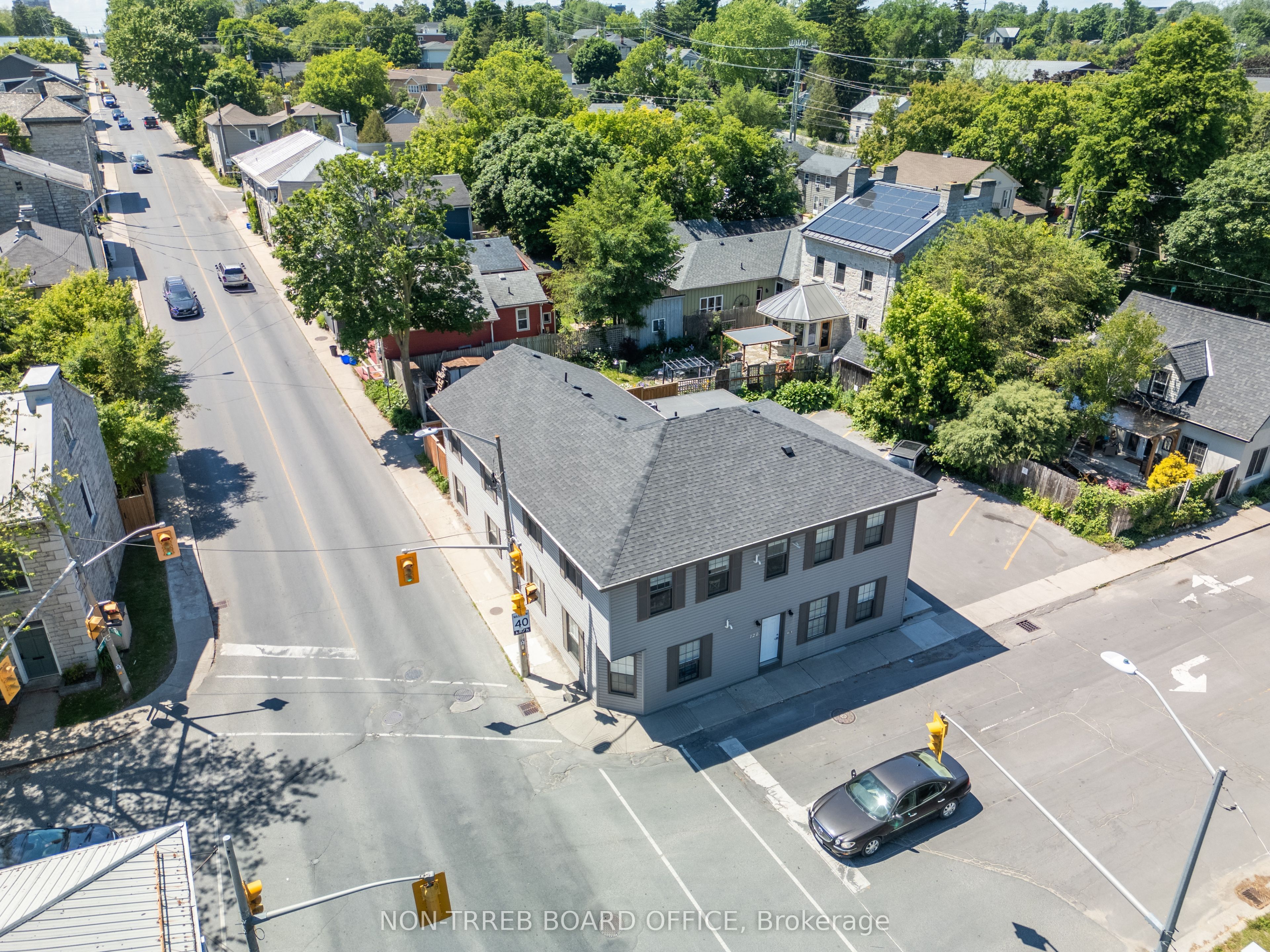 120 YONGE Street