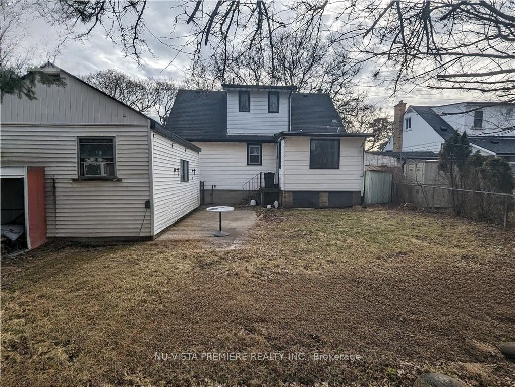 60 Eastman Avenue