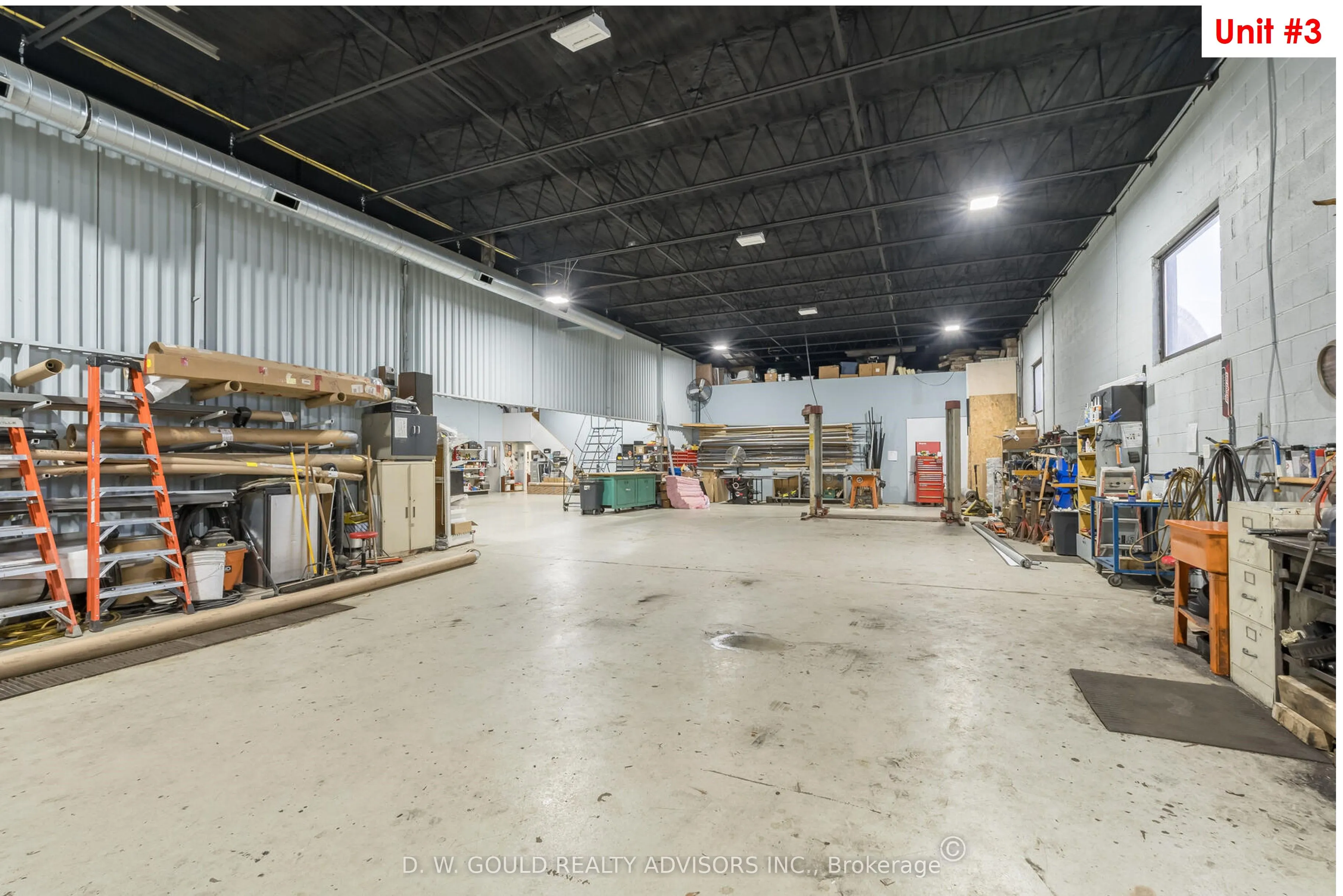 9577 Sideroad 17