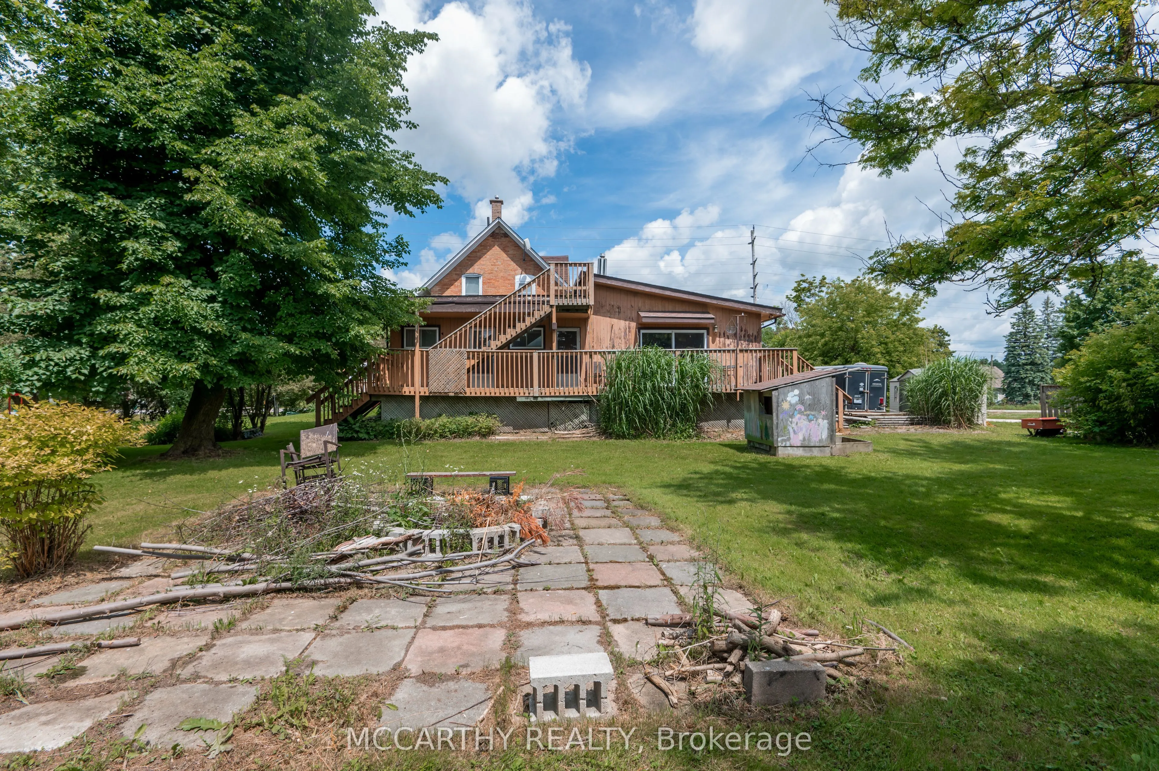 435 Main Street W