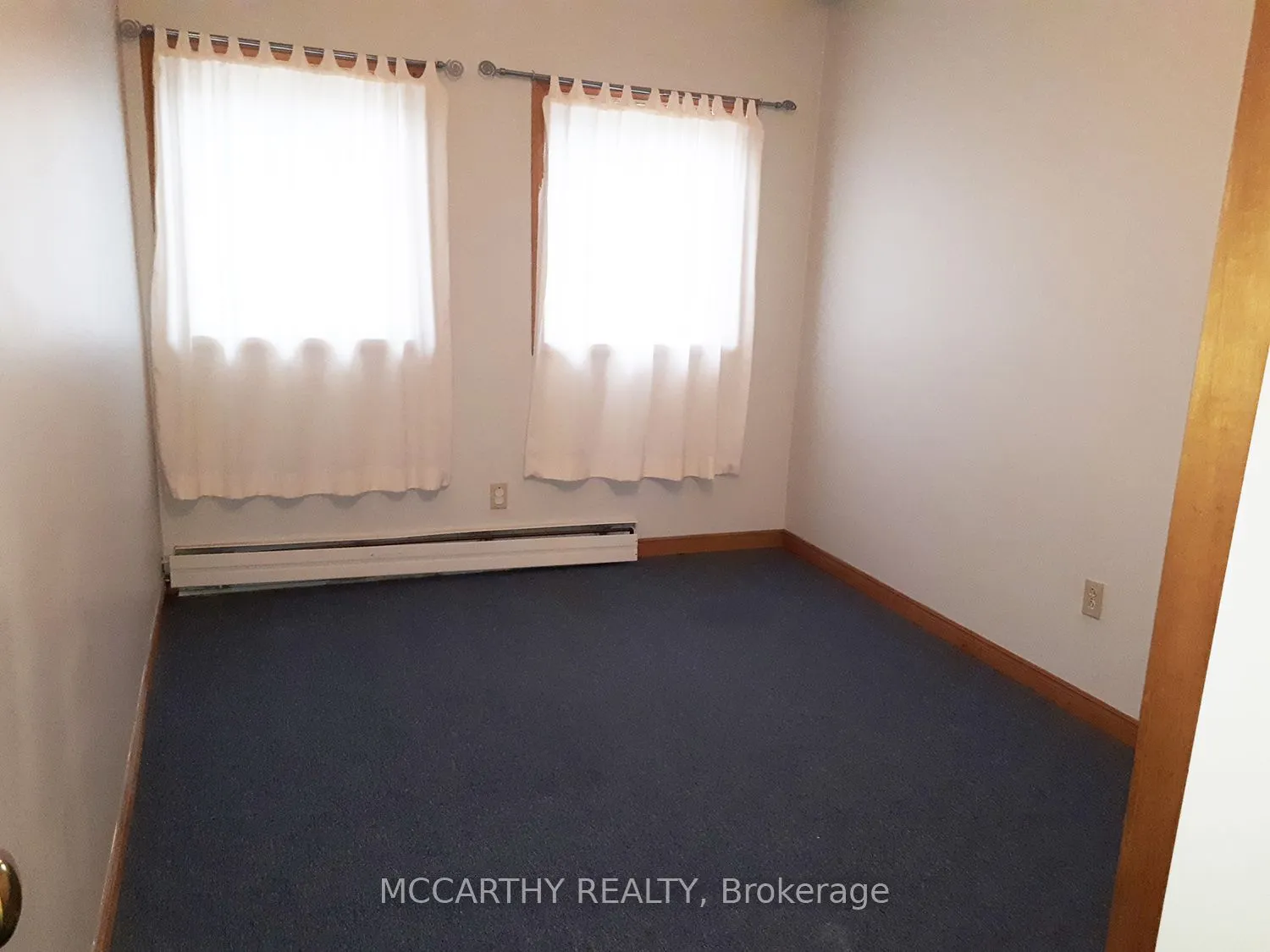 435 Main Street W