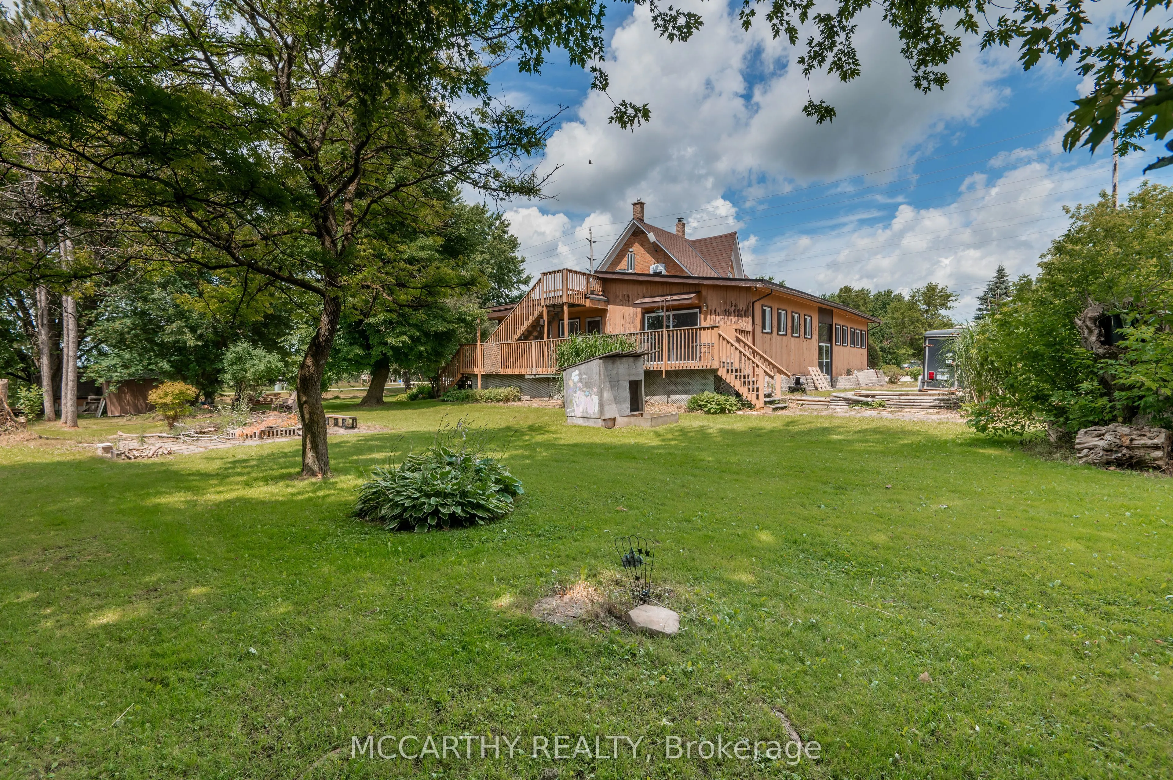 435 Main Street W