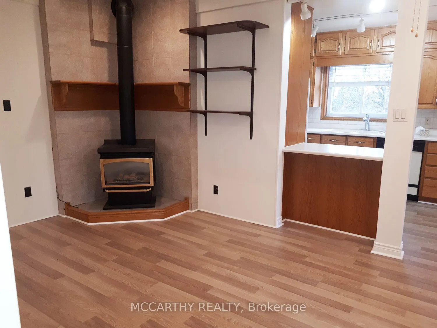 435 Main Street W