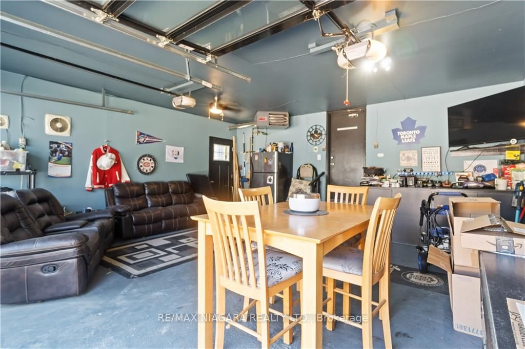 10 Meadowbrook Lane