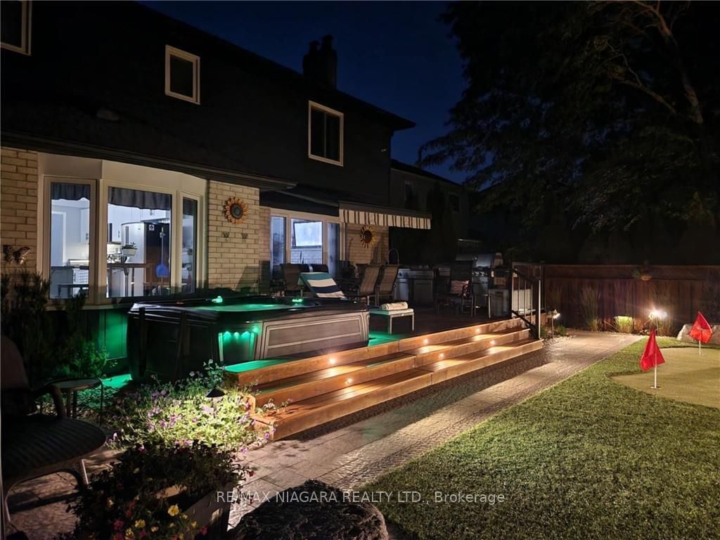 10 Meadowbrook Lane