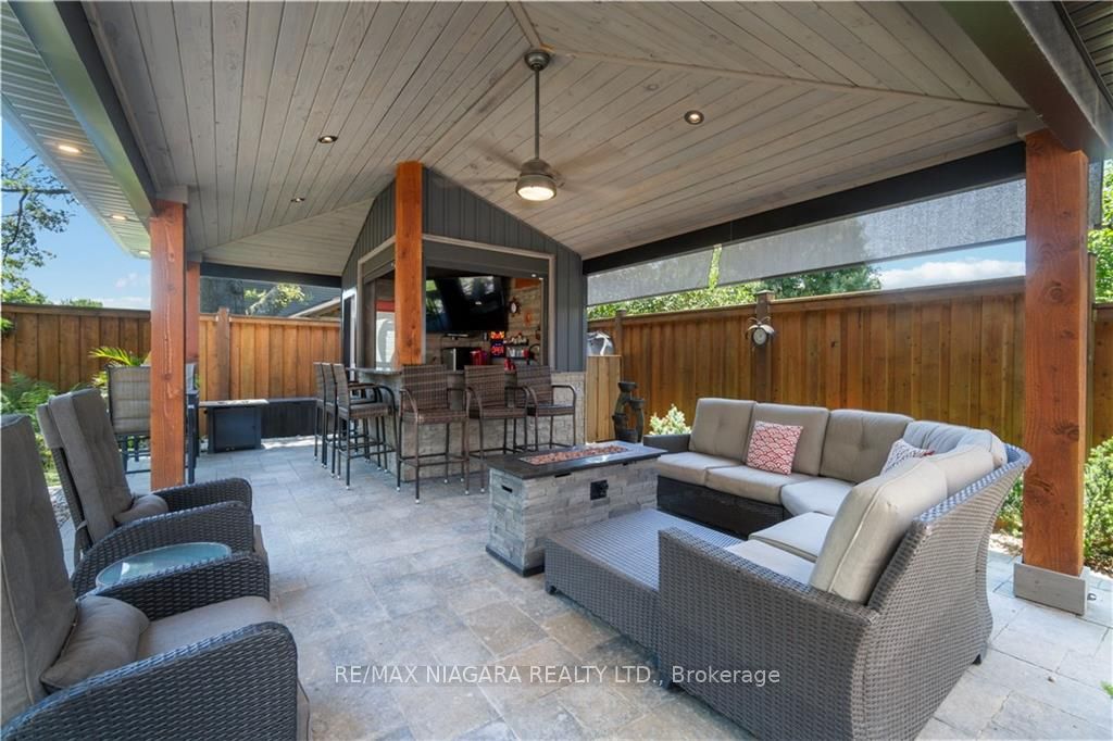 10 Meadowbrook Lane