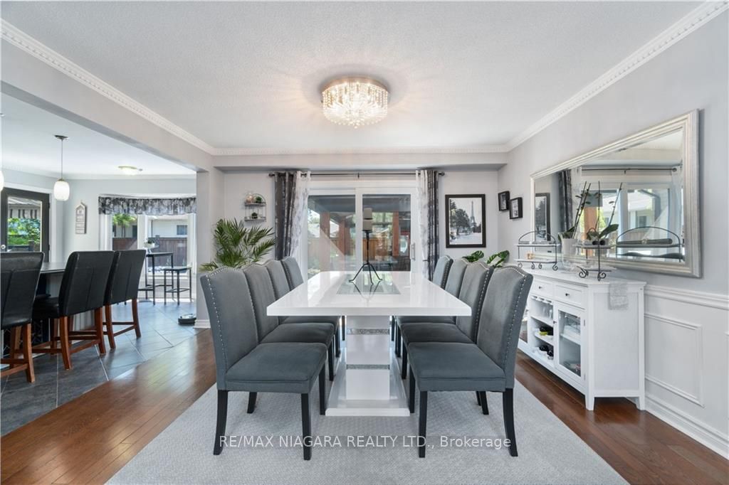 10 Meadowbrook Lane