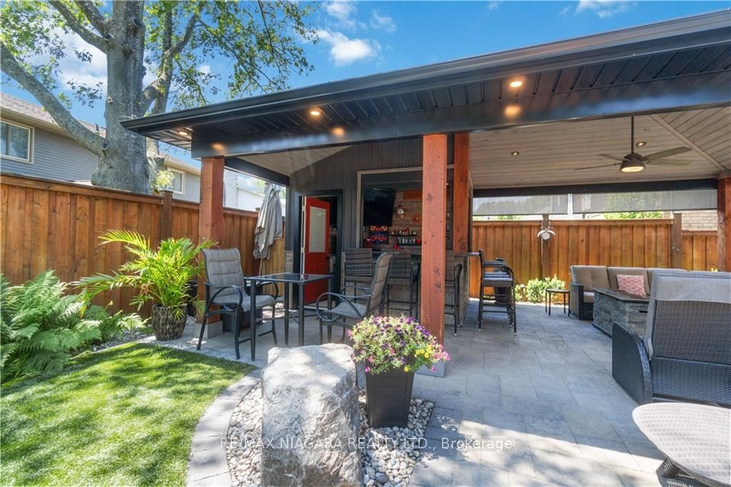 10 Meadowbrook Lane