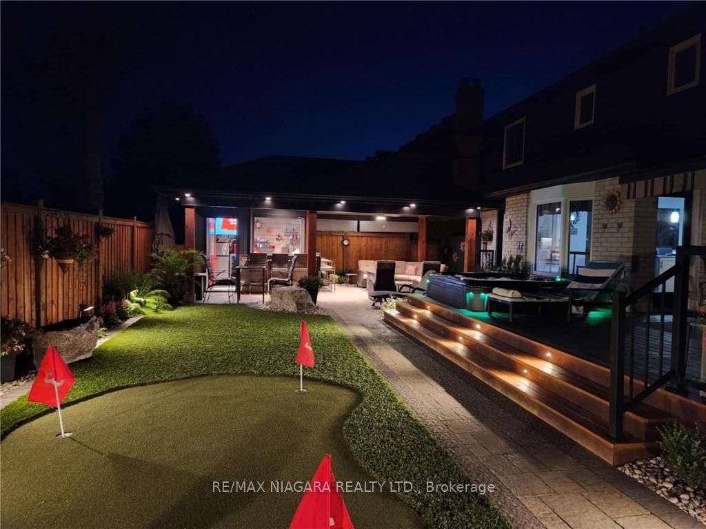10 Meadowbrook Lane