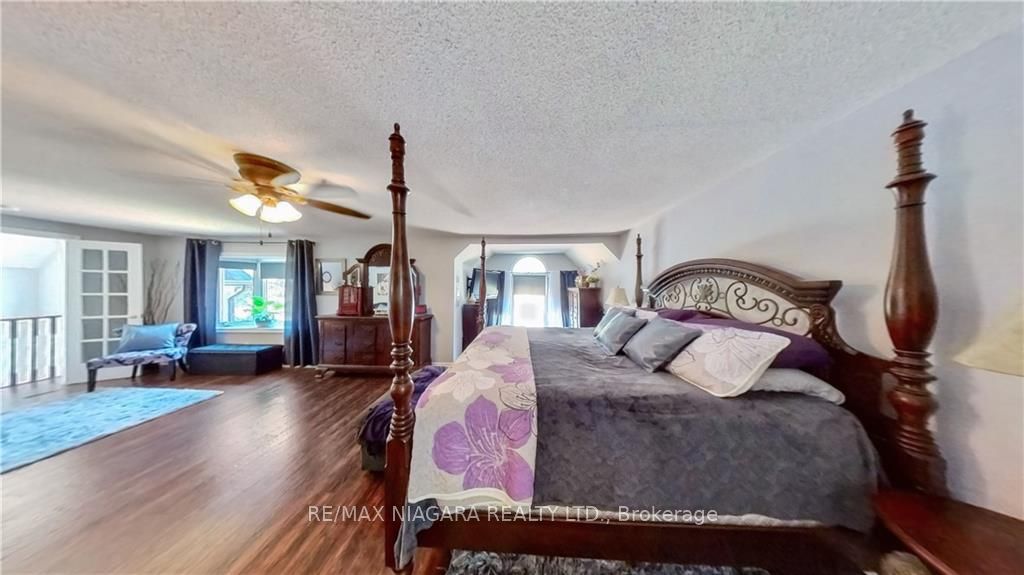 10 Meadowbrook Lane