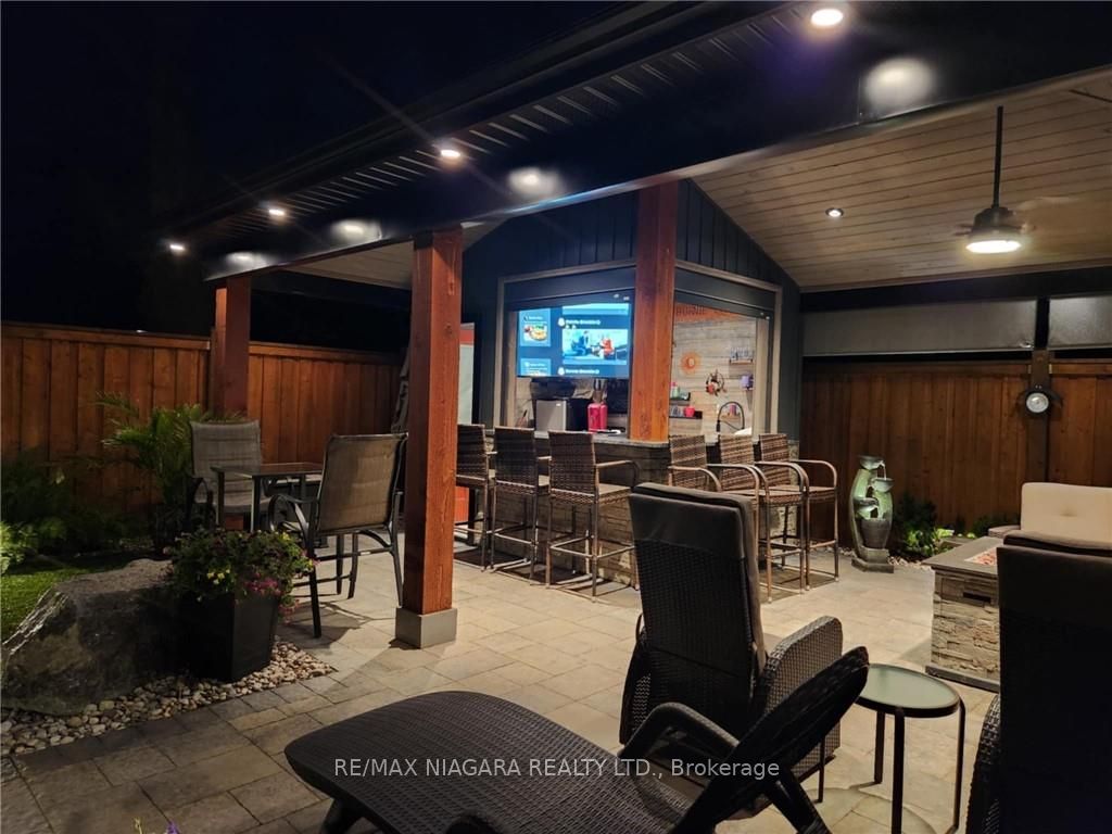 10 Meadowbrook Lane