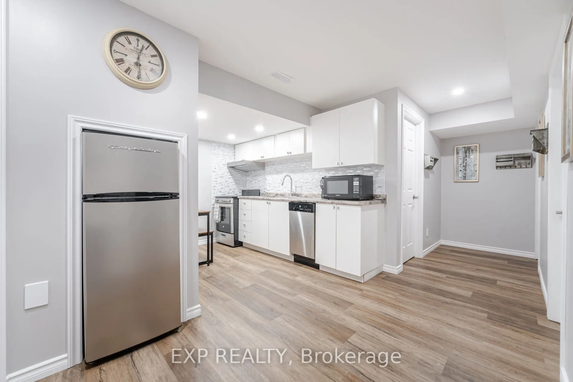 8769 Dogwood Crescent
