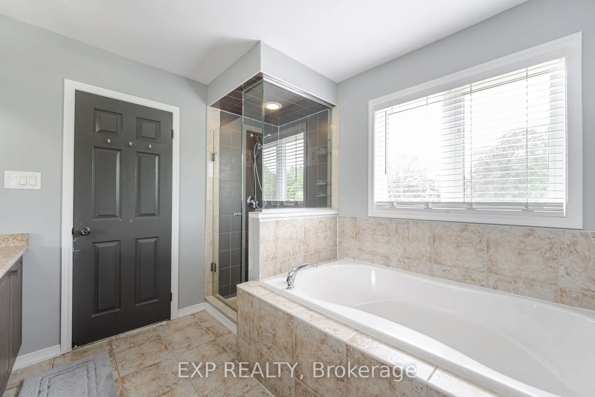 8769 Dogwood Crescent