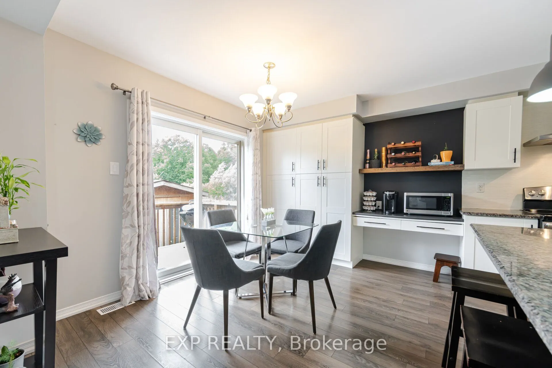 8769 Dogwood Crescent