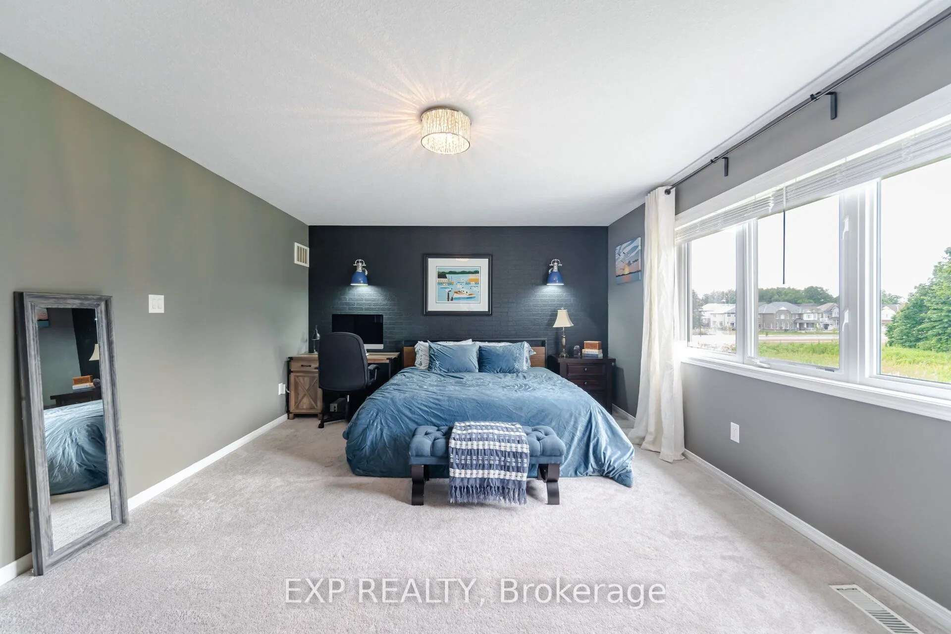8769 Dogwood Crescent