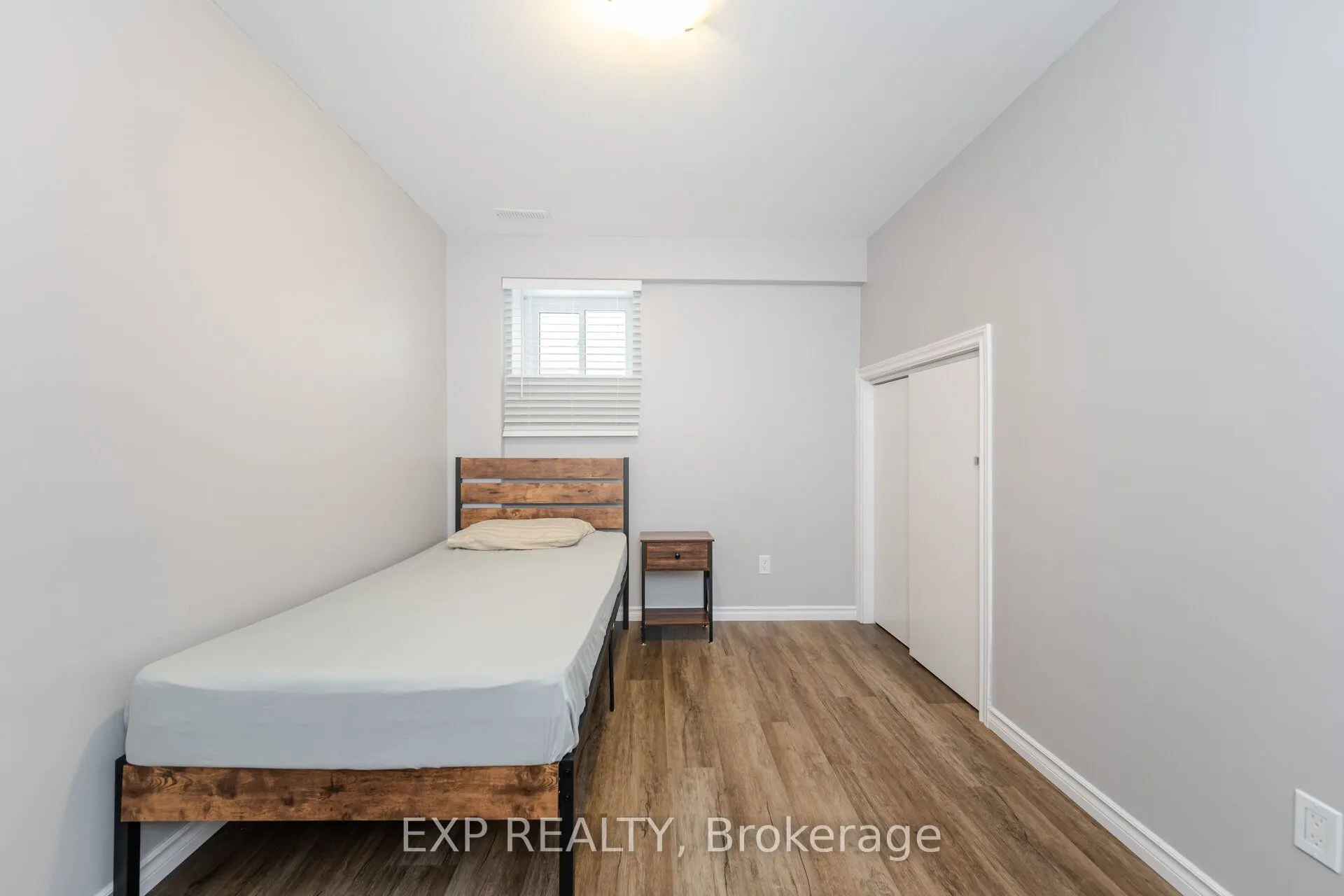 8769 Dogwood Crescent