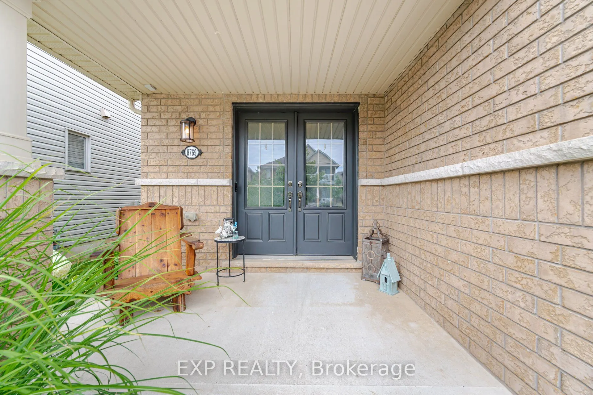 8769 Dogwood Crescent