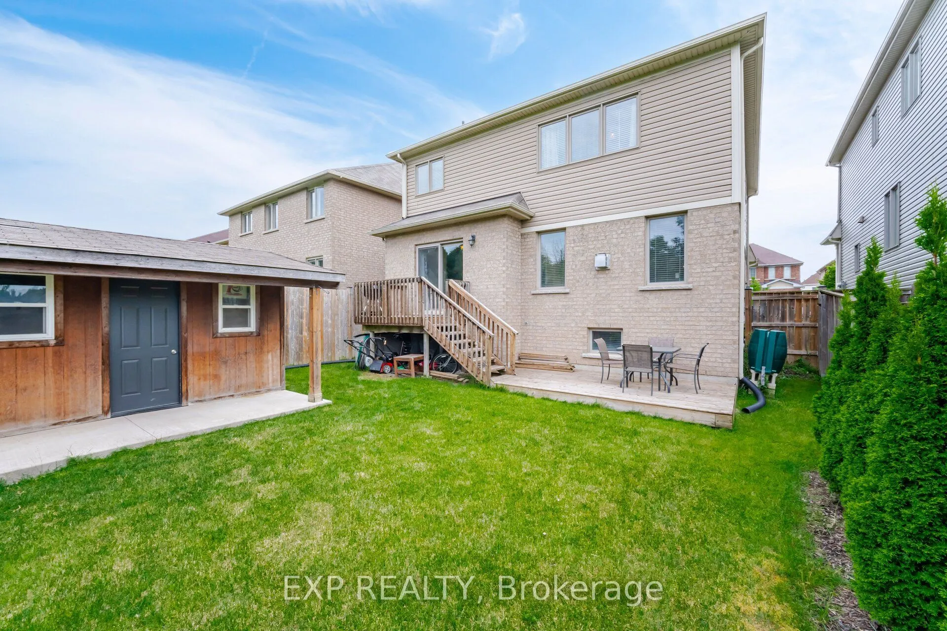 8769 Dogwood Crescent