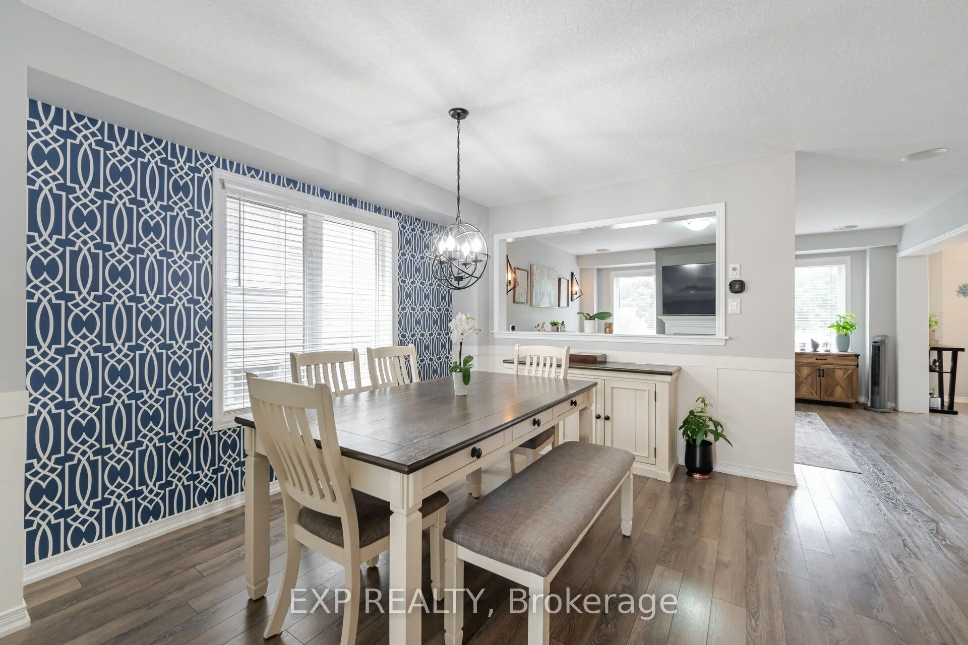 8769 Dogwood Crescent