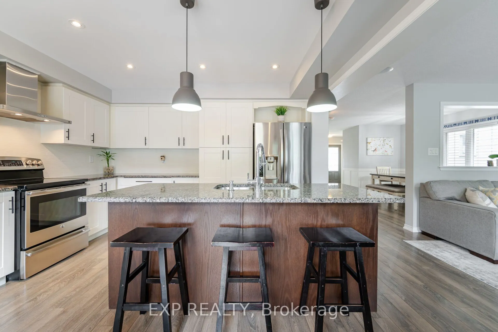 8769 Dogwood Crescent