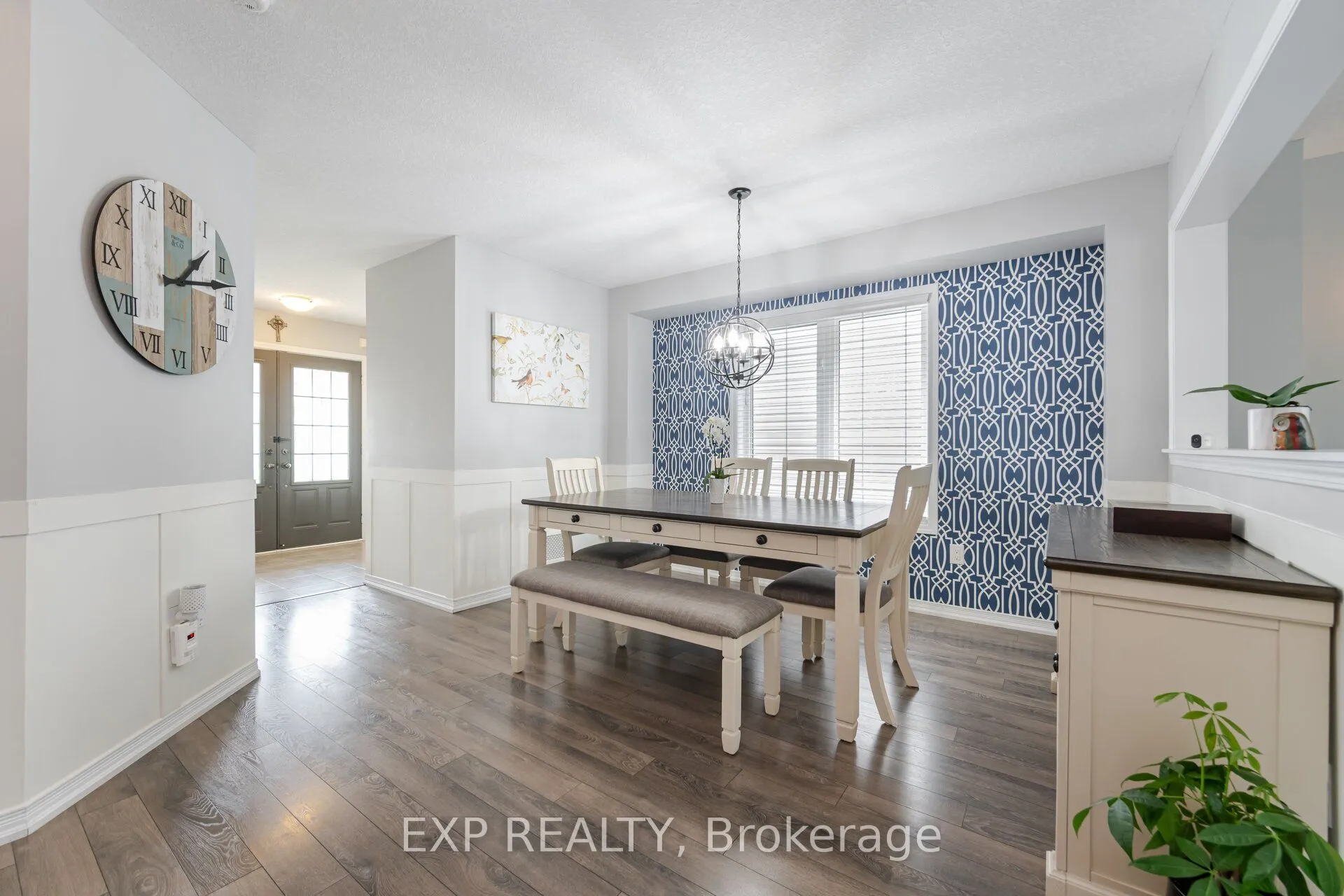 8769 Dogwood Crescent