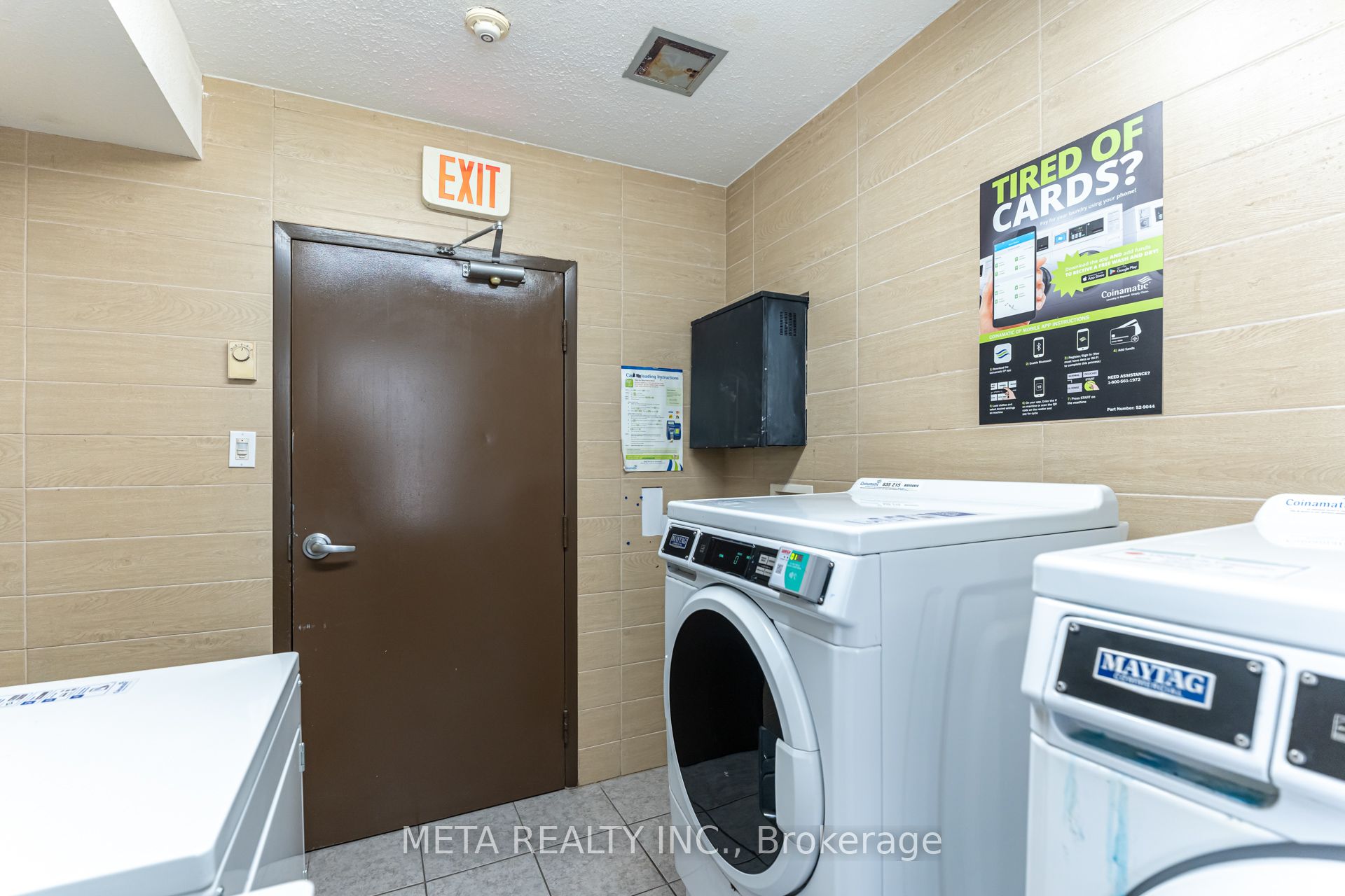 253 Lester Street, #204