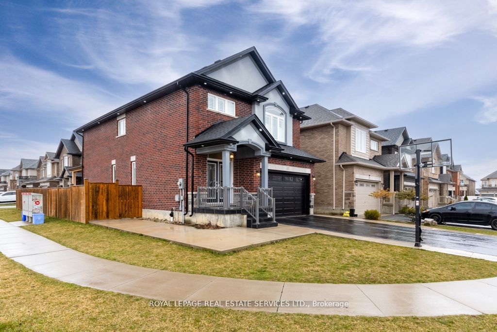 17 Narbonne Crescent