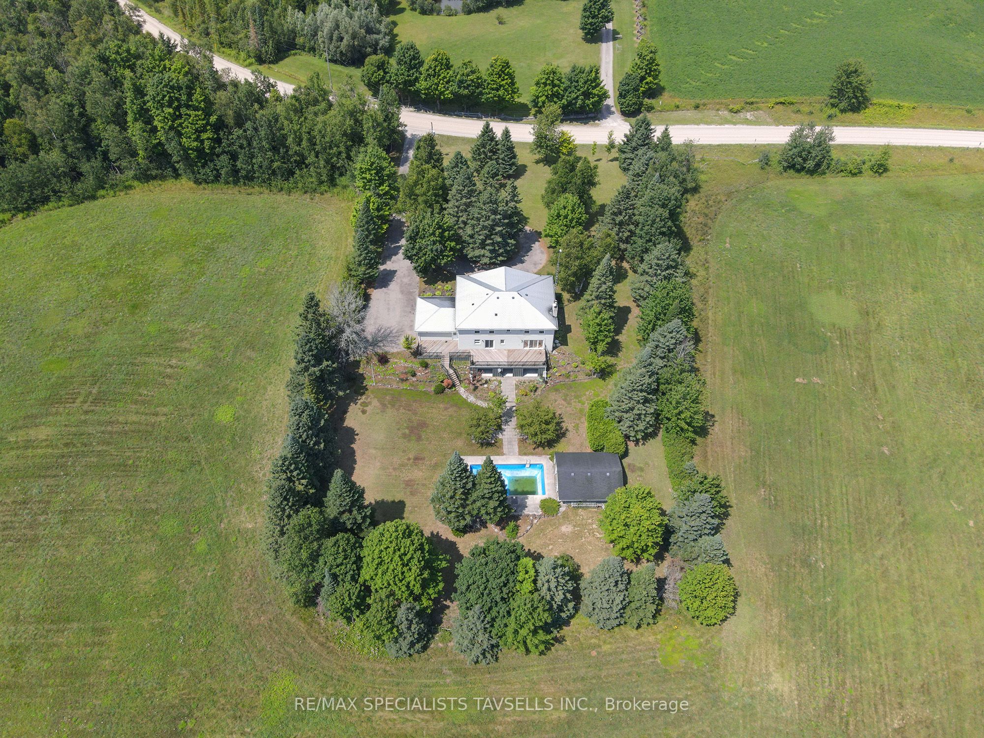 426218 25 Side Road