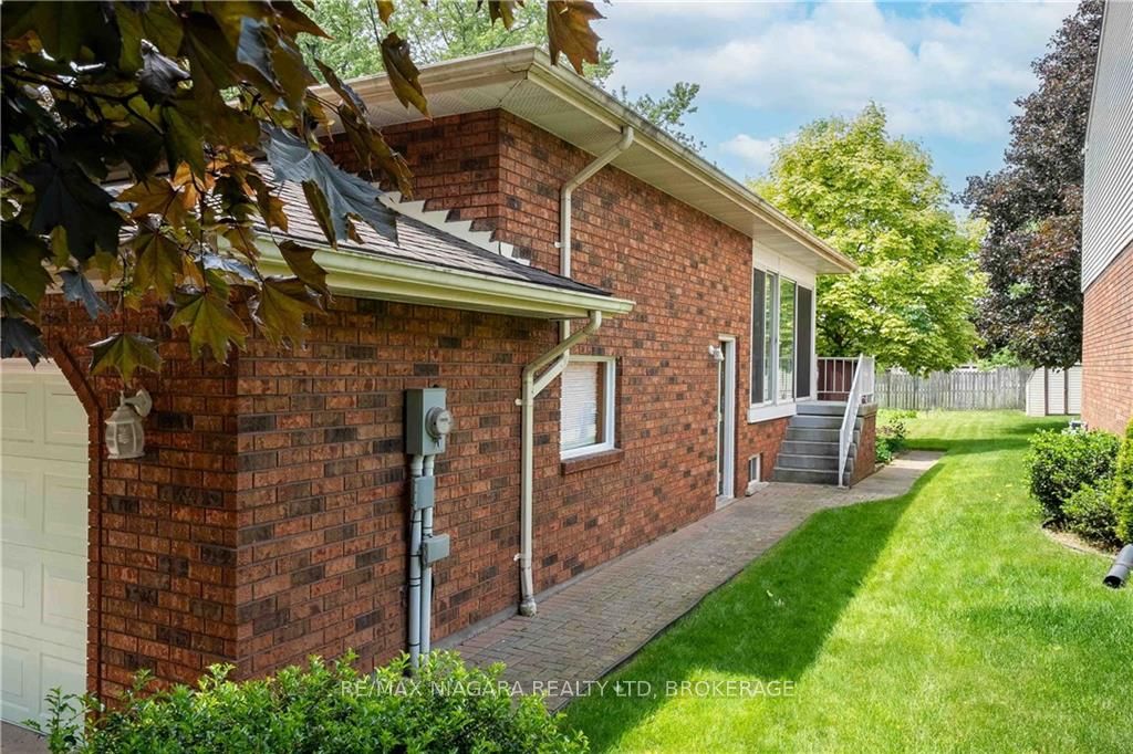 12 Fern Gate