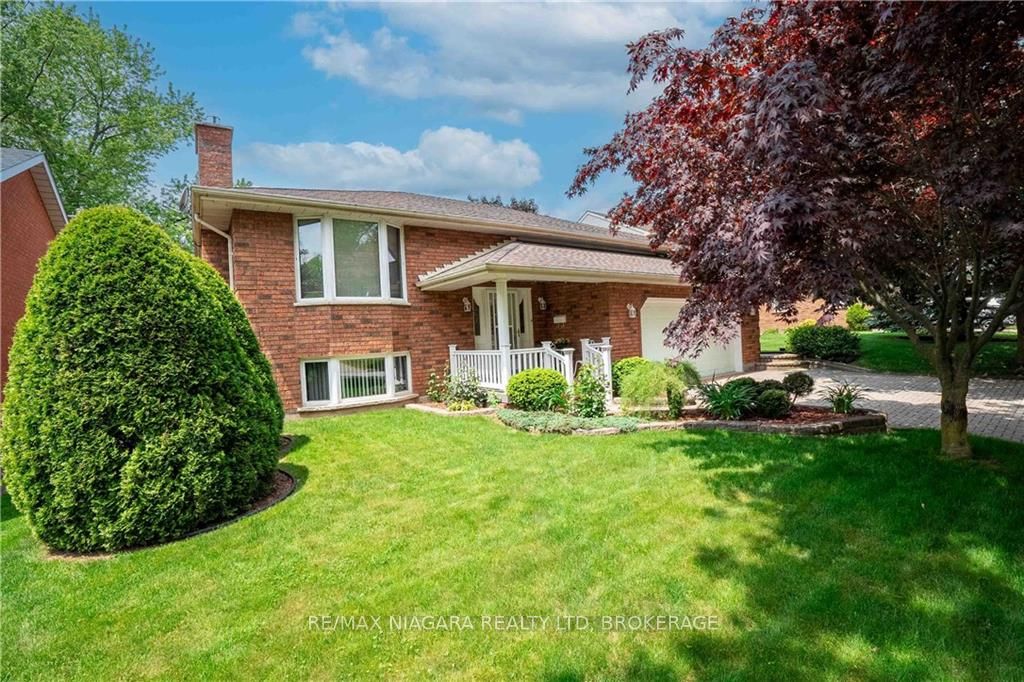 12 Fern Gate
