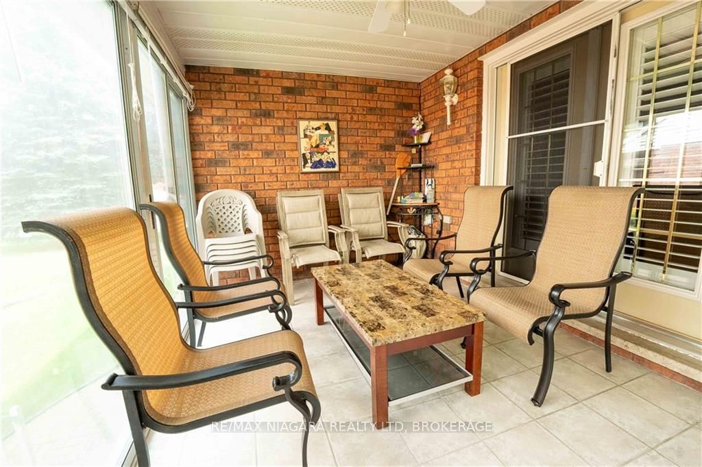 12 Fern Gate