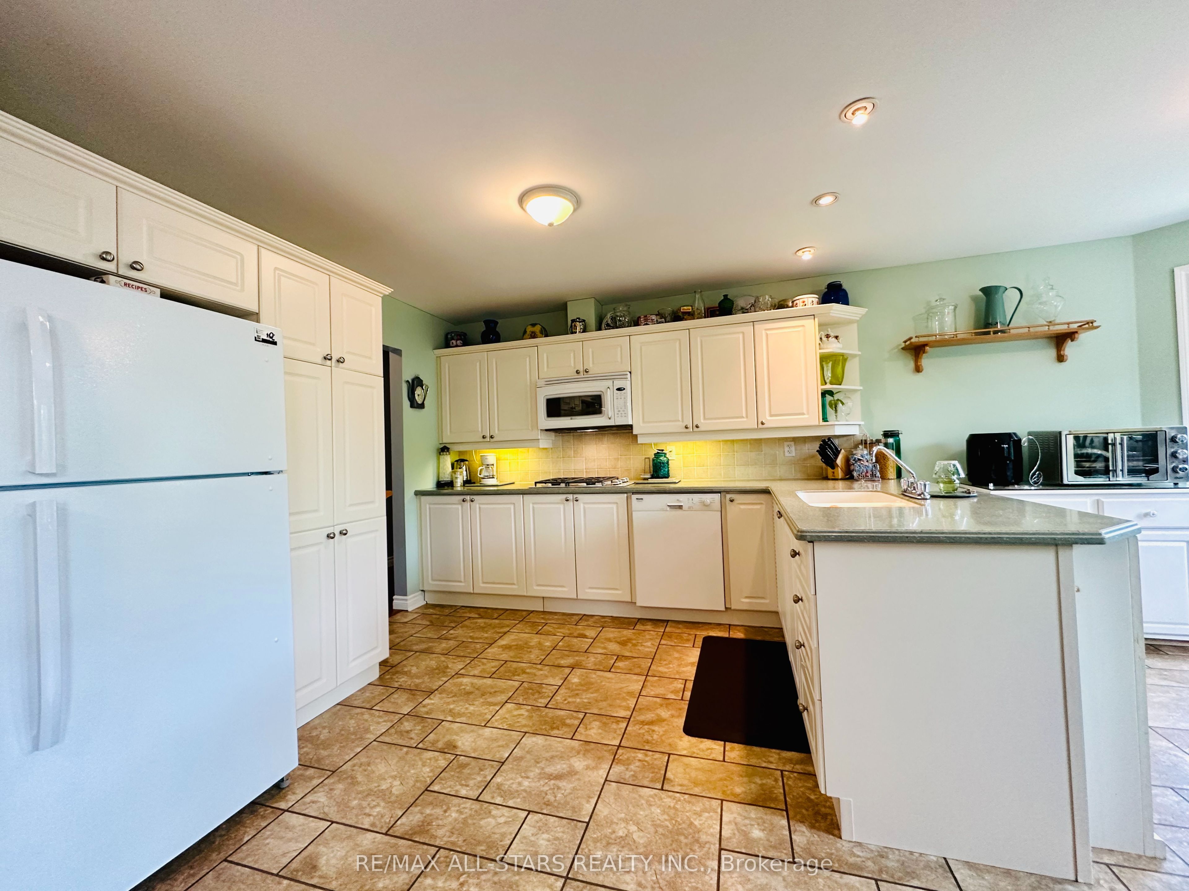 62 Cedartree Lane
