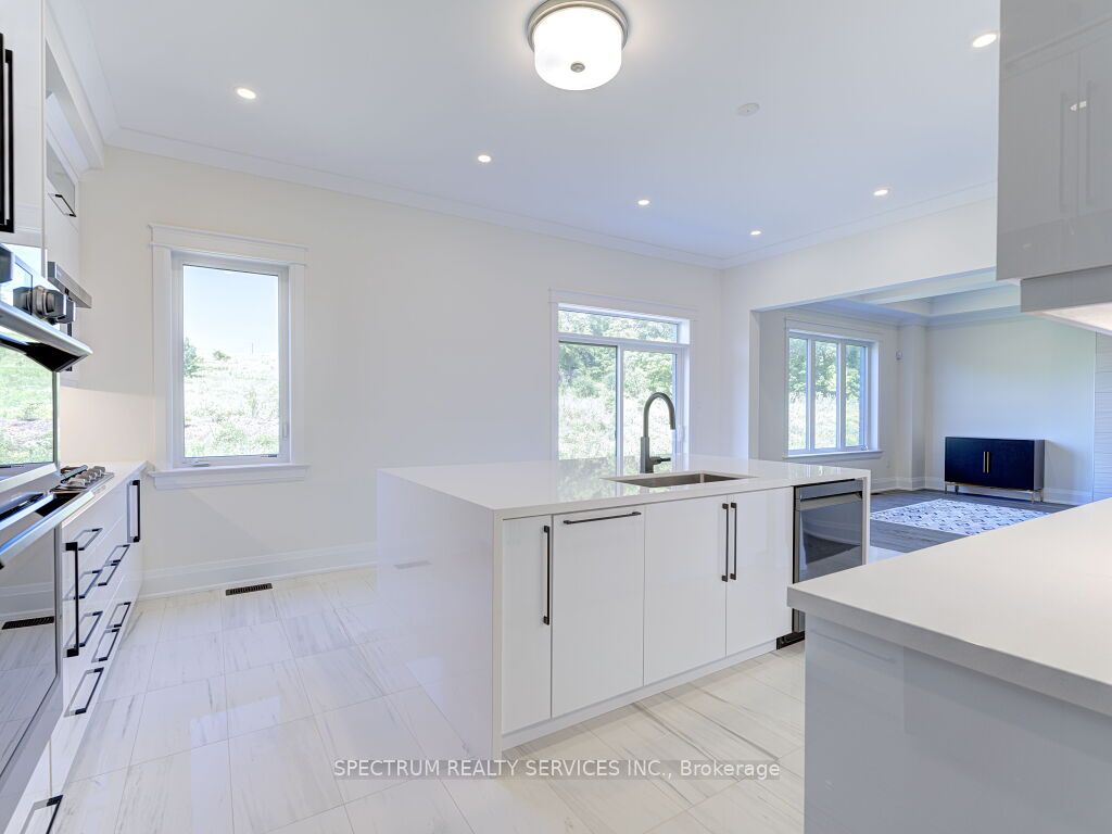 35 Macklin St
