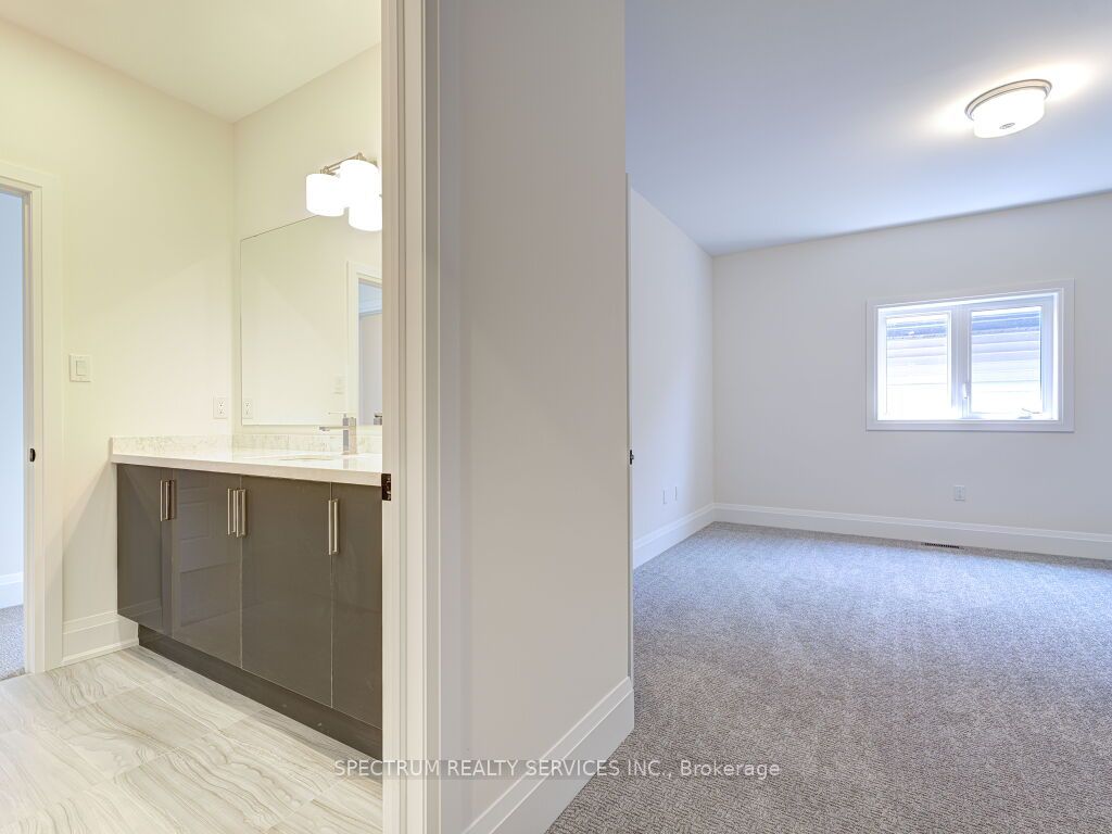 35 Macklin St