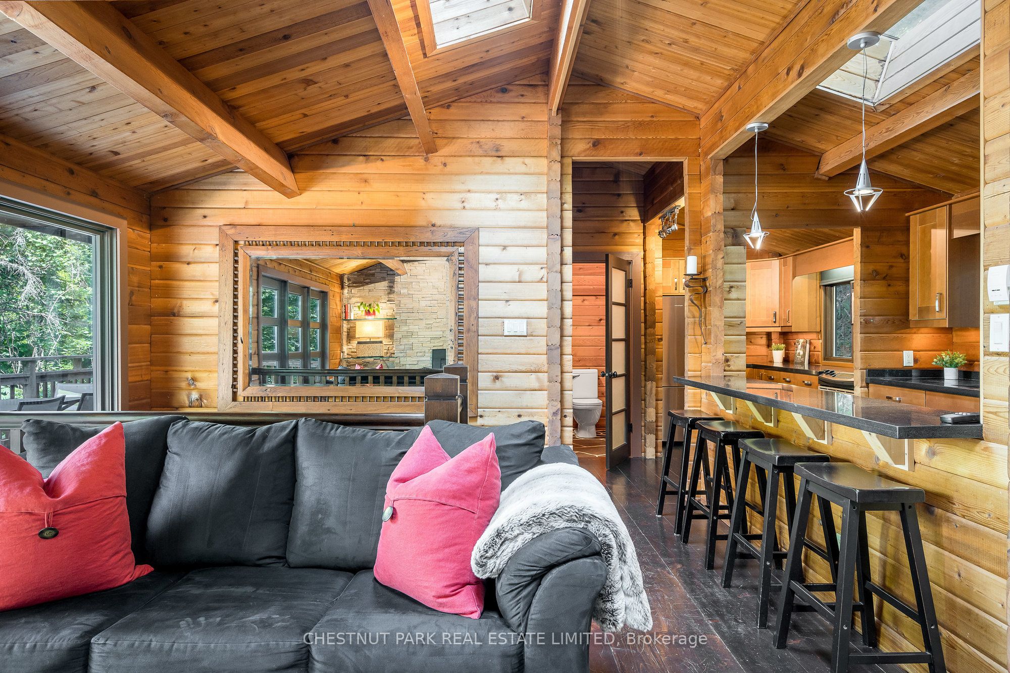 146 CHAMONIX Crescent