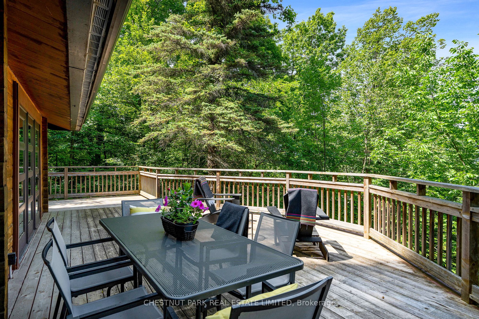 146 CHAMONIX Crescent