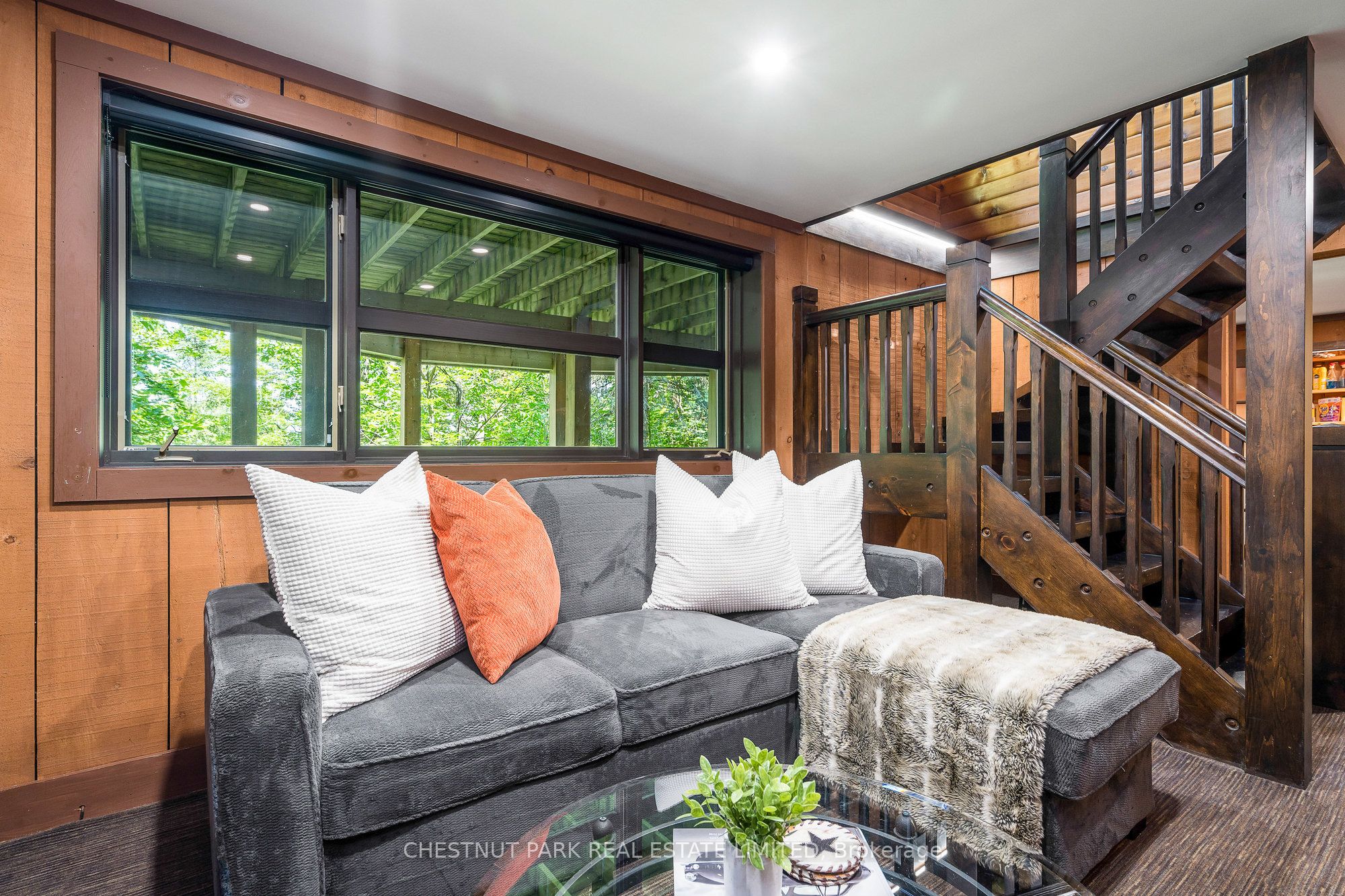 146 CHAMONIX Crescent