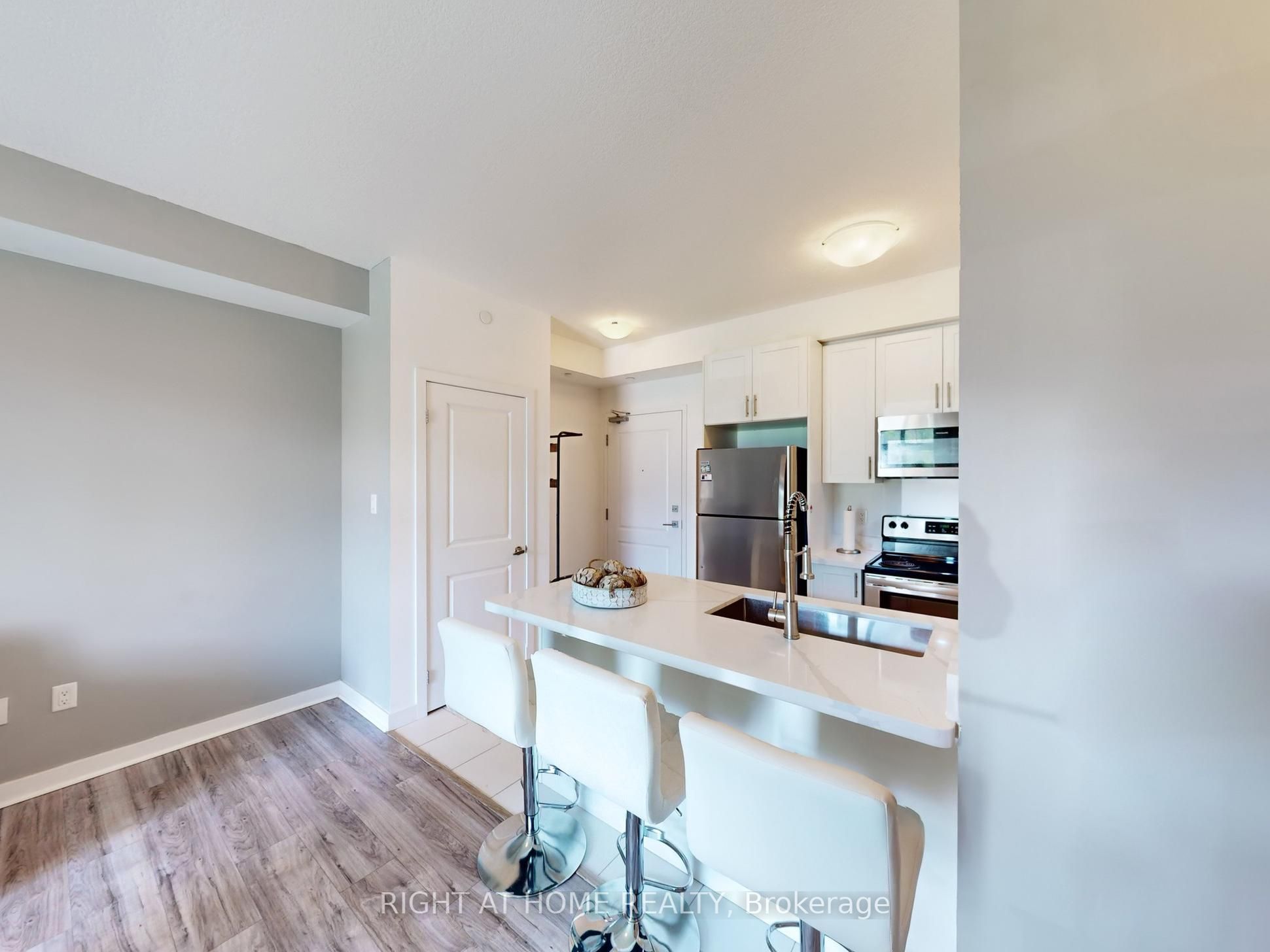 101 Shoreview Place #111