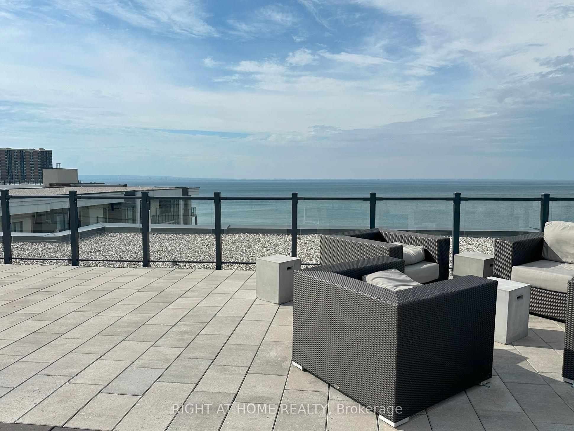 101 Shoreview Place #111