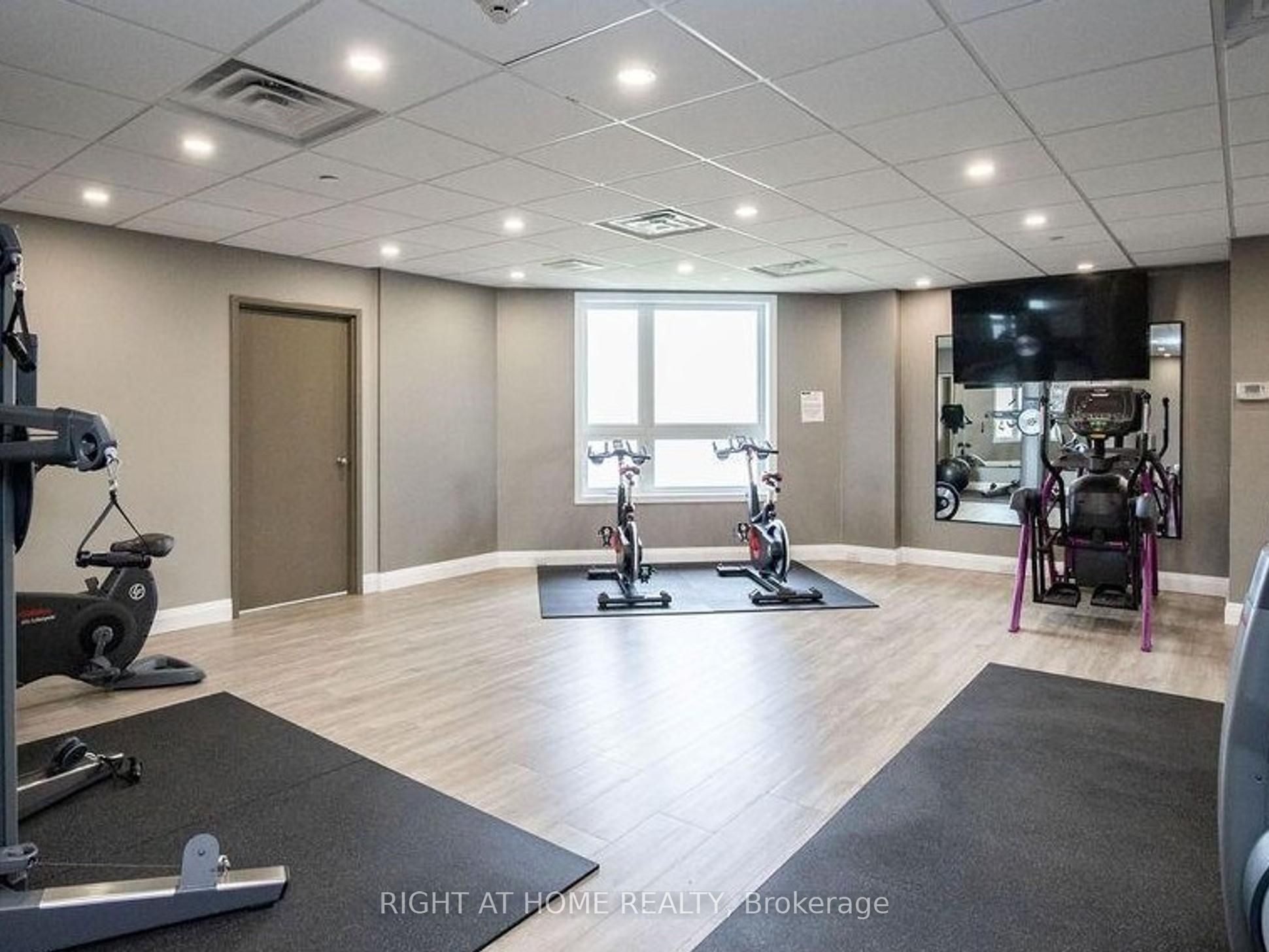 101 Shoreview Place #111