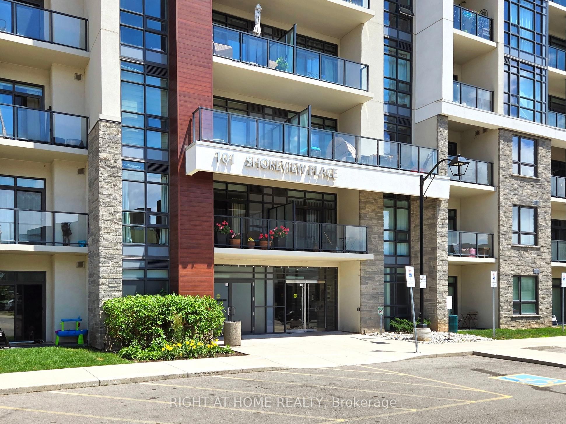 101 Shoreview Place #111