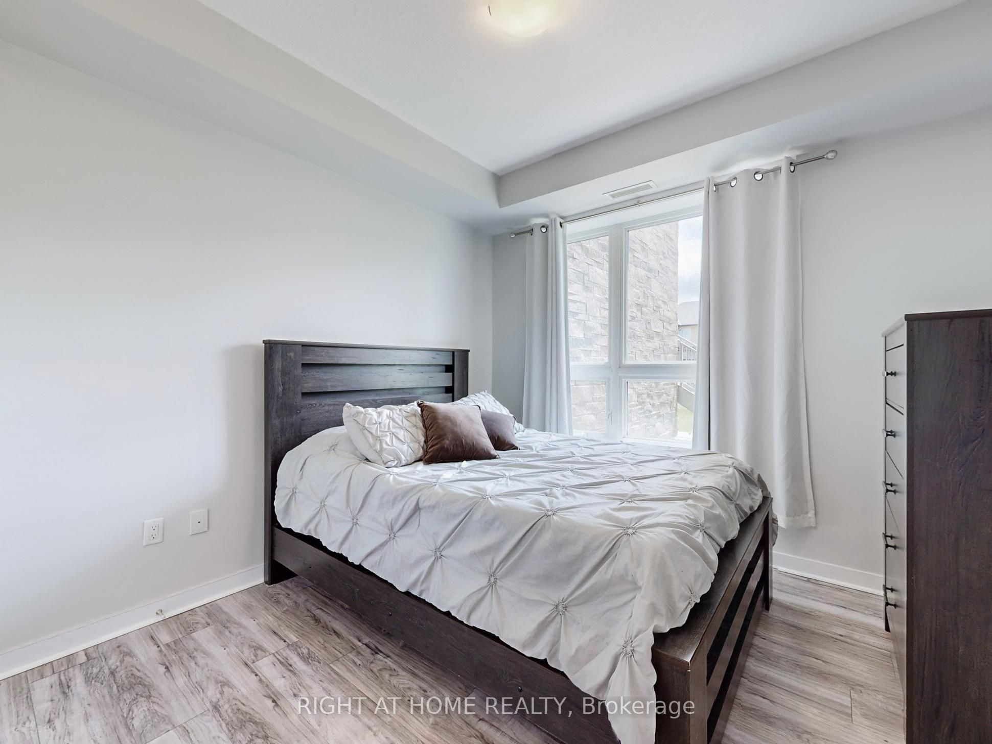 101 Shoreview Place #111