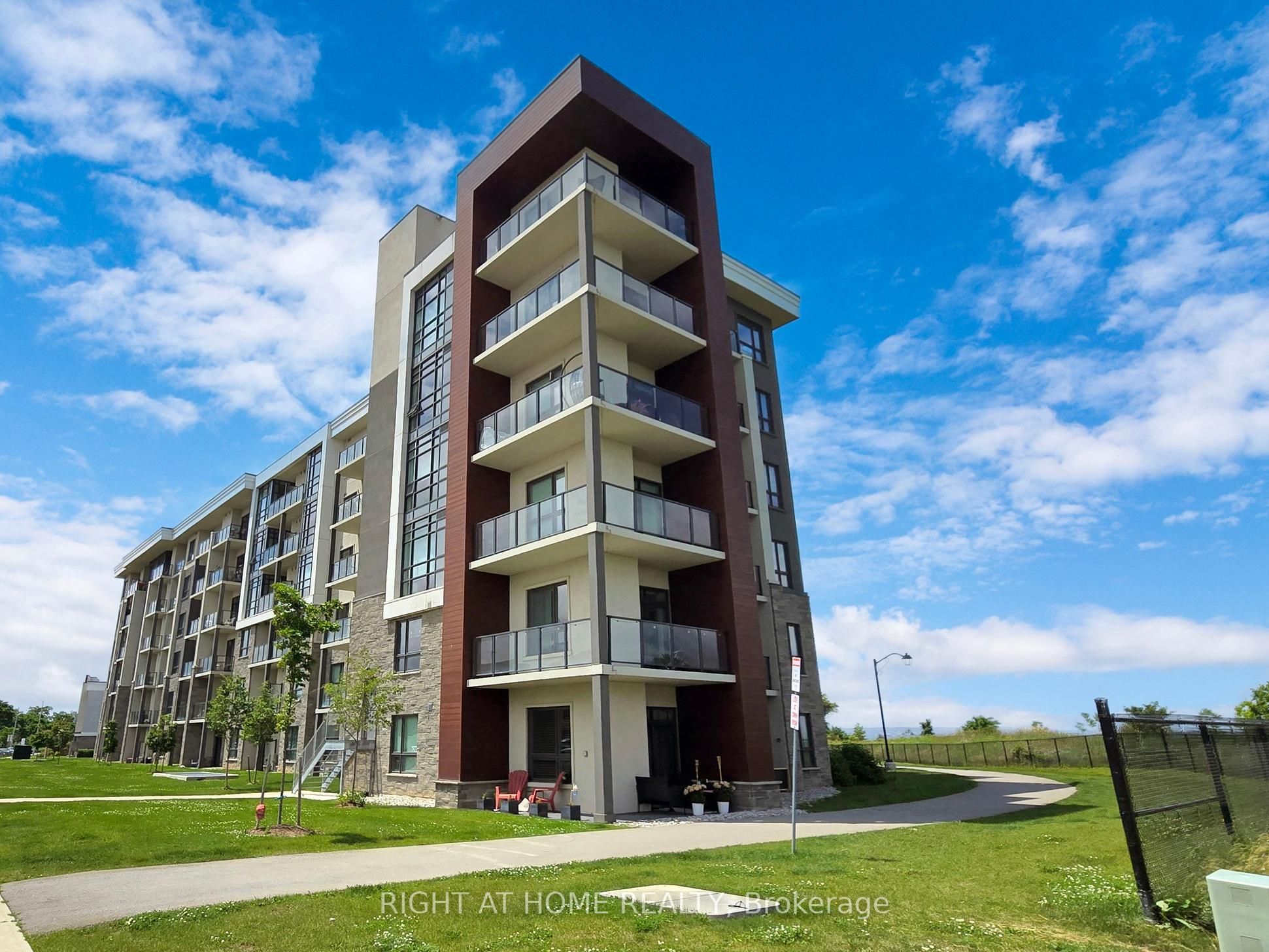 101 Shoreview Place #111
