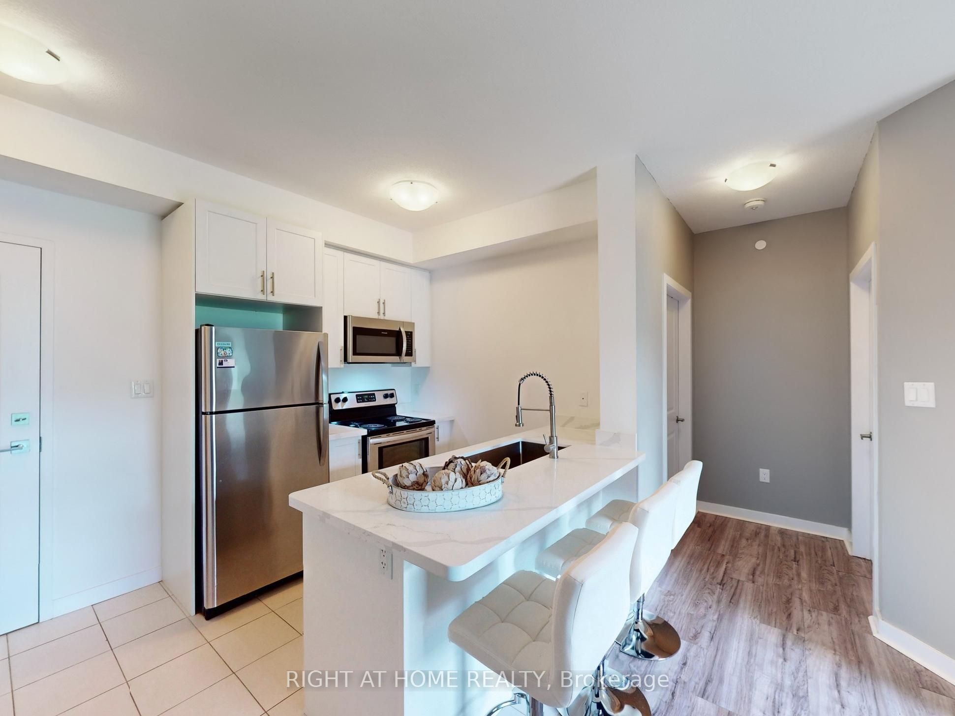101 Shoreview Place #111