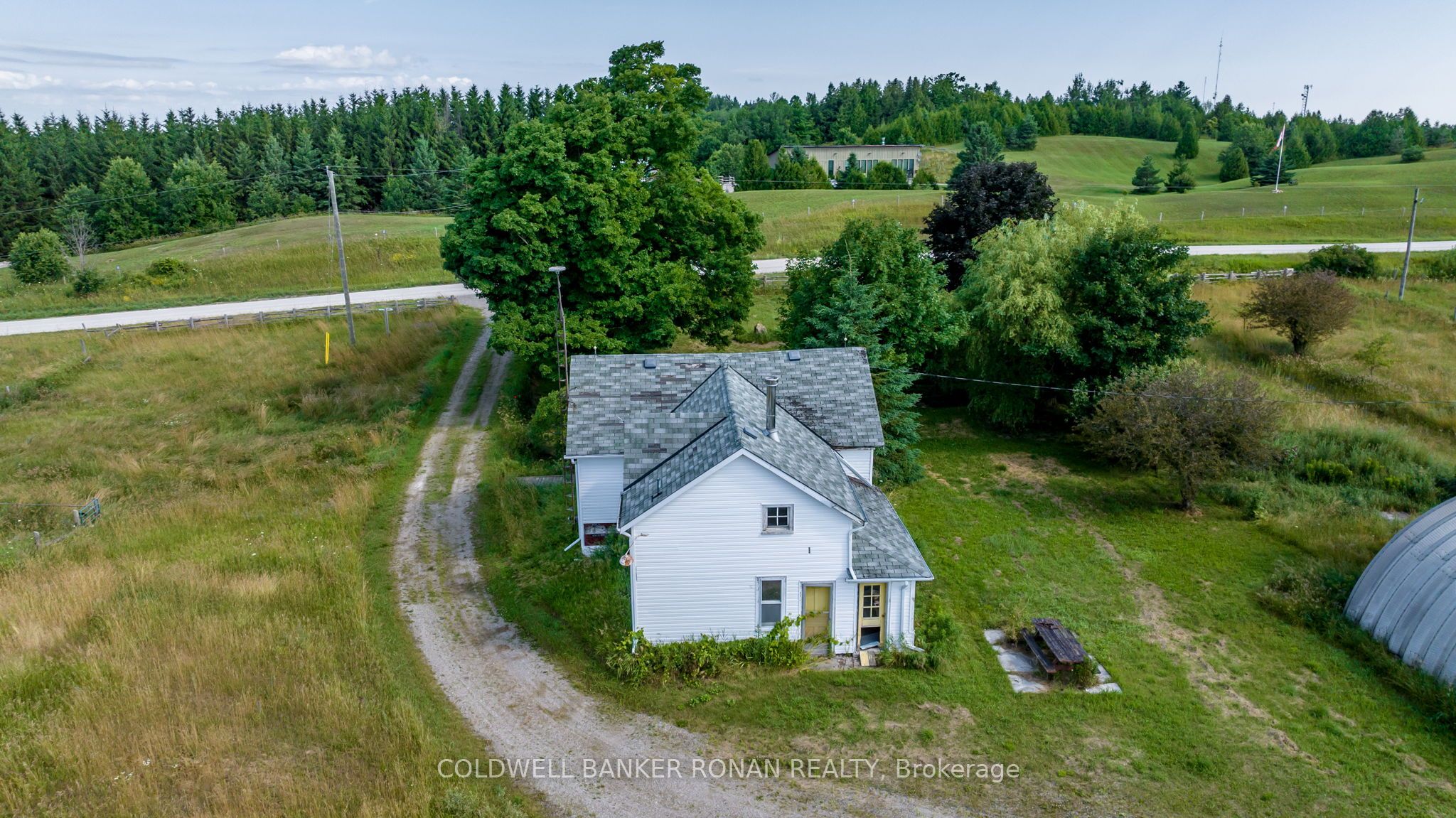 486356 30 Side Road