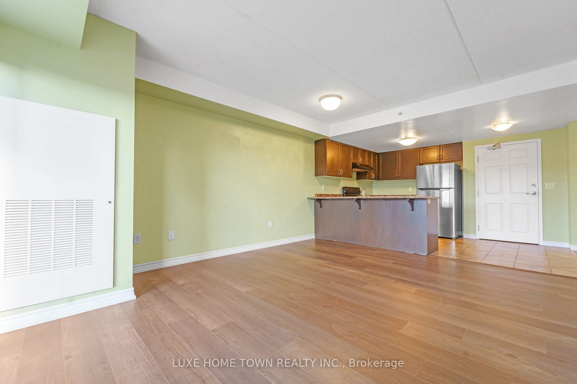 67 Kingsbury Square E, #209