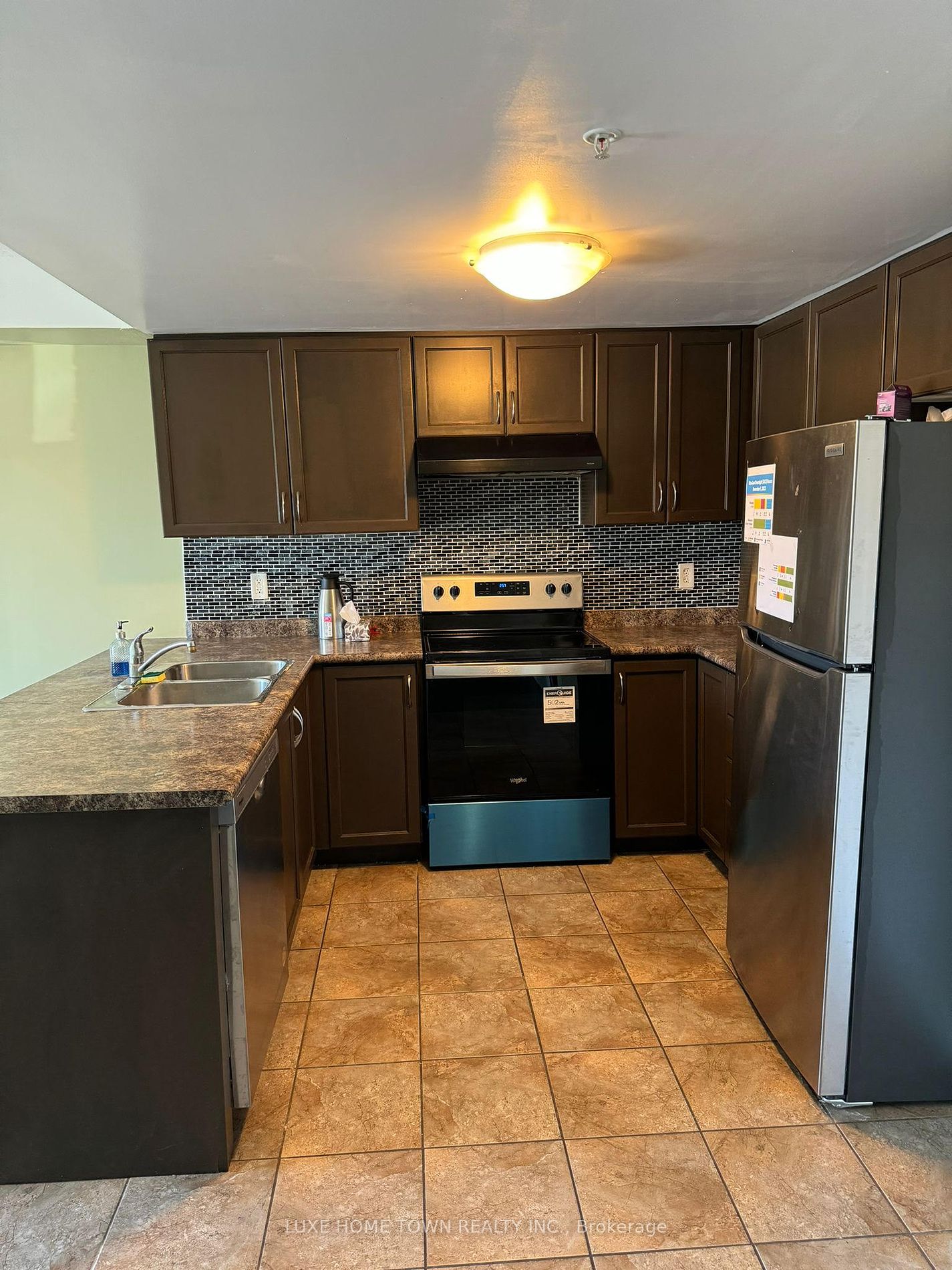 67 Kingsbury Square E, #209